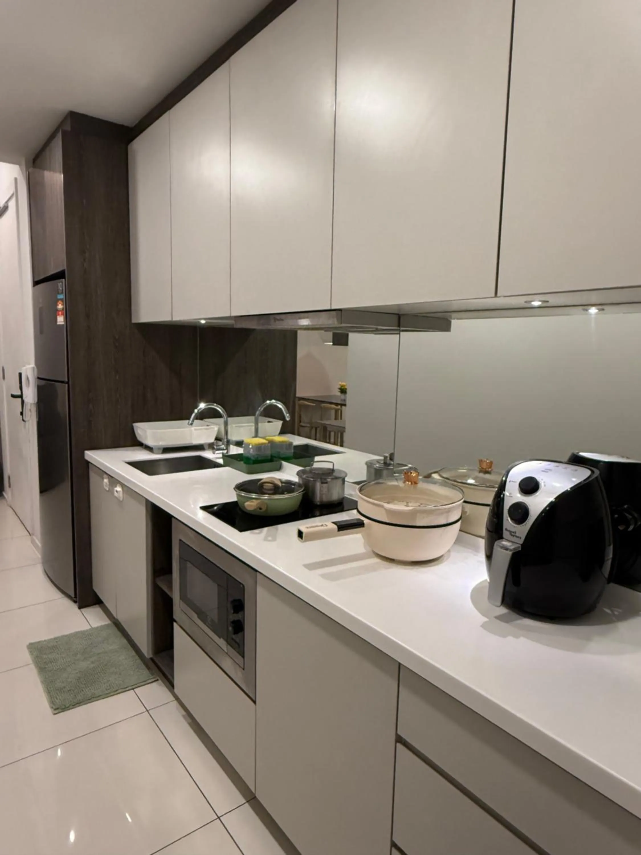 Kitchen or kitchenette in The Robertson Bukit Bintang