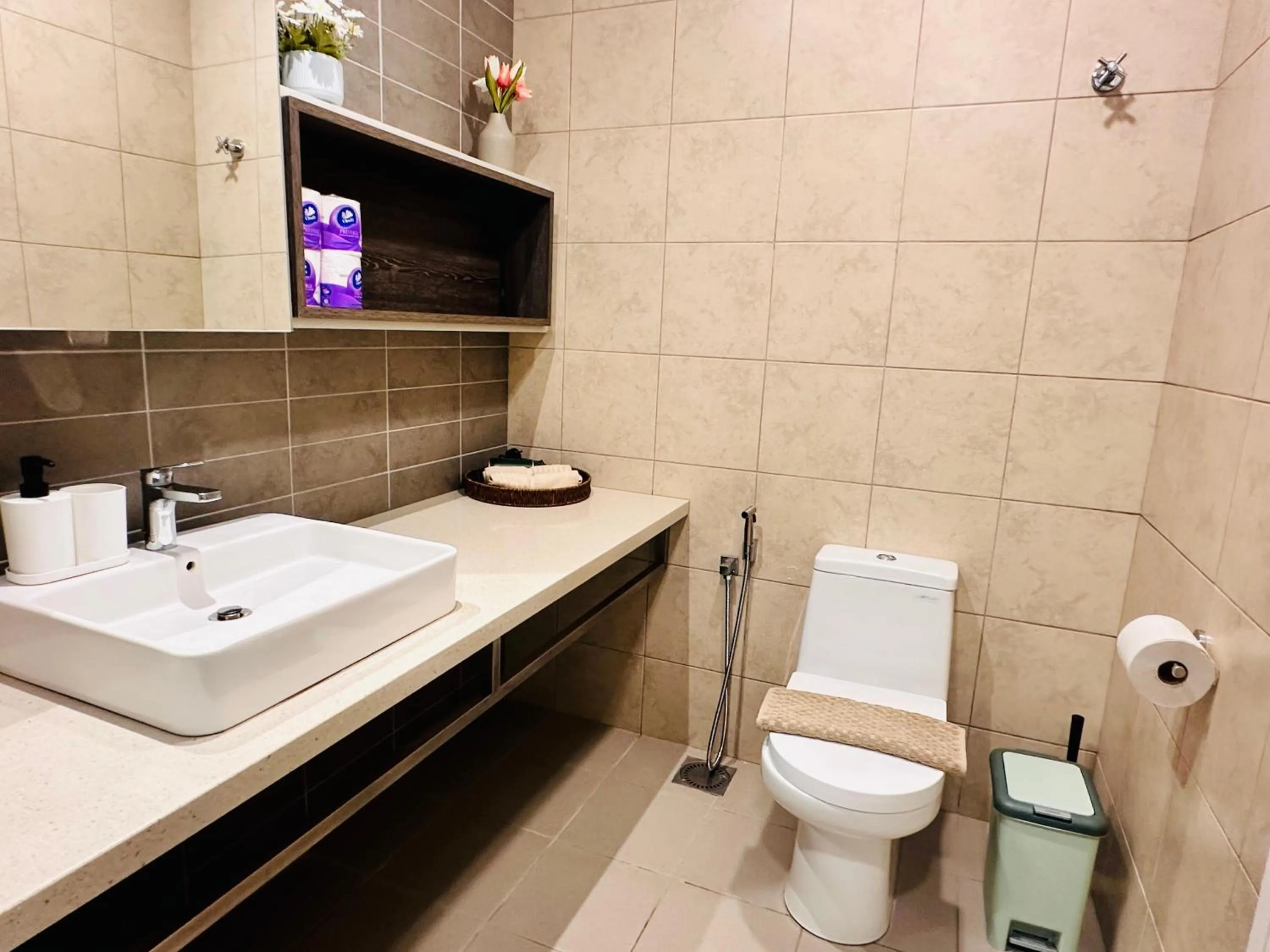 Shower in The Robertson Bukit Bintang