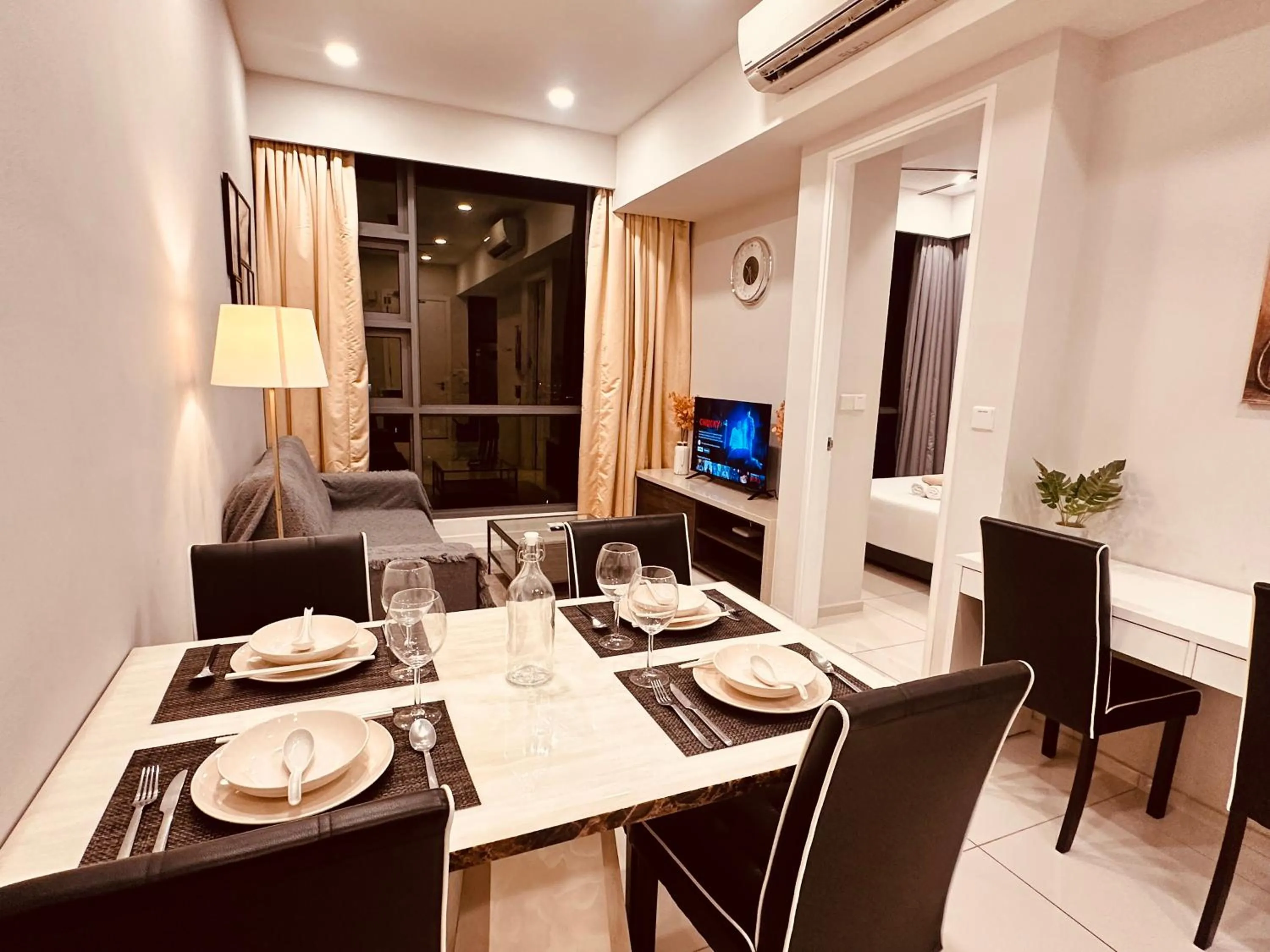 Communal lounge/ TV room in The Robertson Bukit Bintang