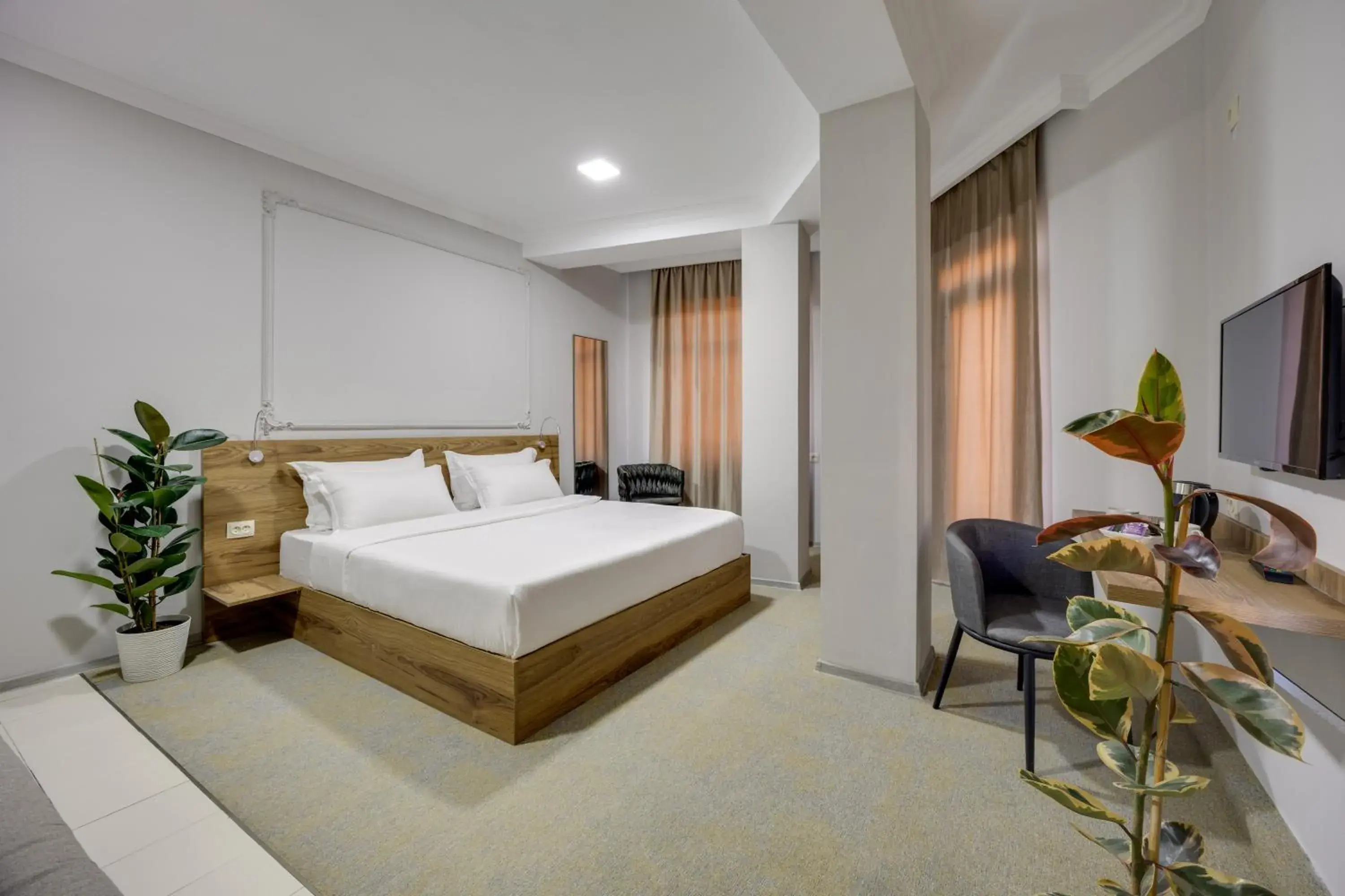 Superior Double Room in Regraph Hotel Superior Double Room in Regraph Hotel