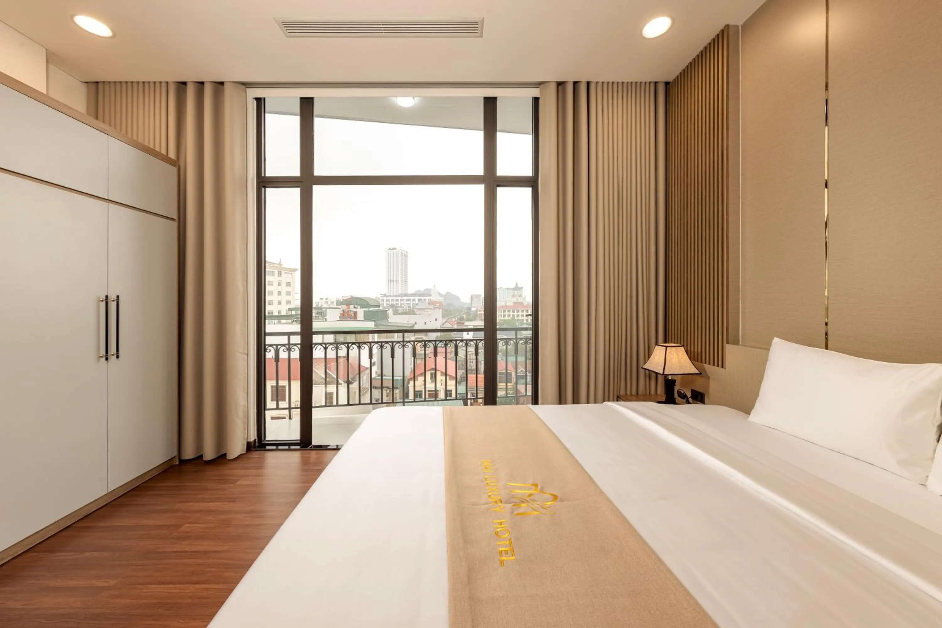 Bed in MAI Luxury Hotel Ninh Binh