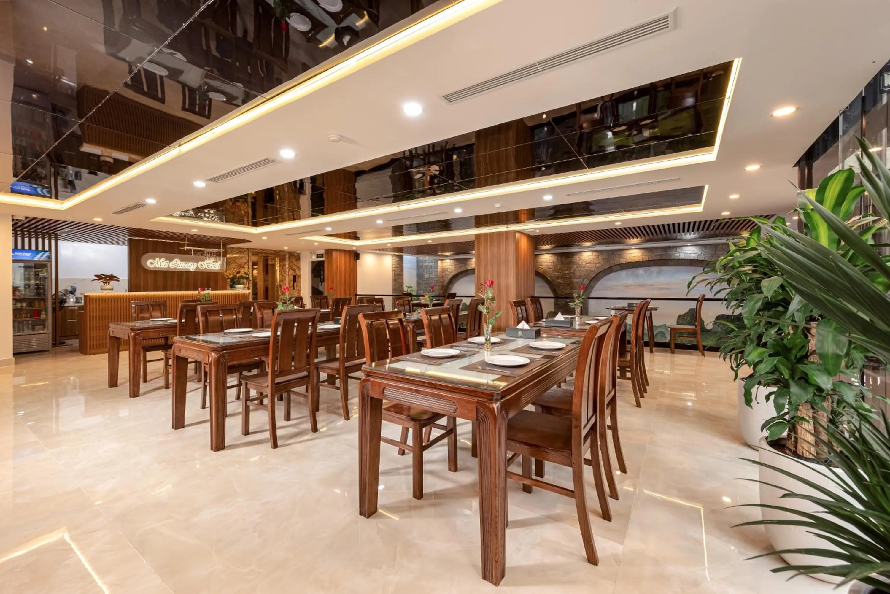 Restaurant/places to eat in MAI Luxury Hotel Ninh Binh