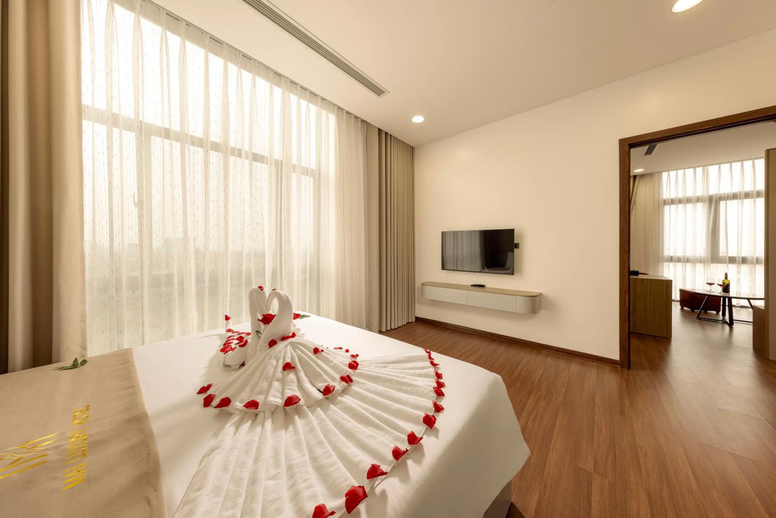 Bed in MAI Luxury Hotel Ninh Binh