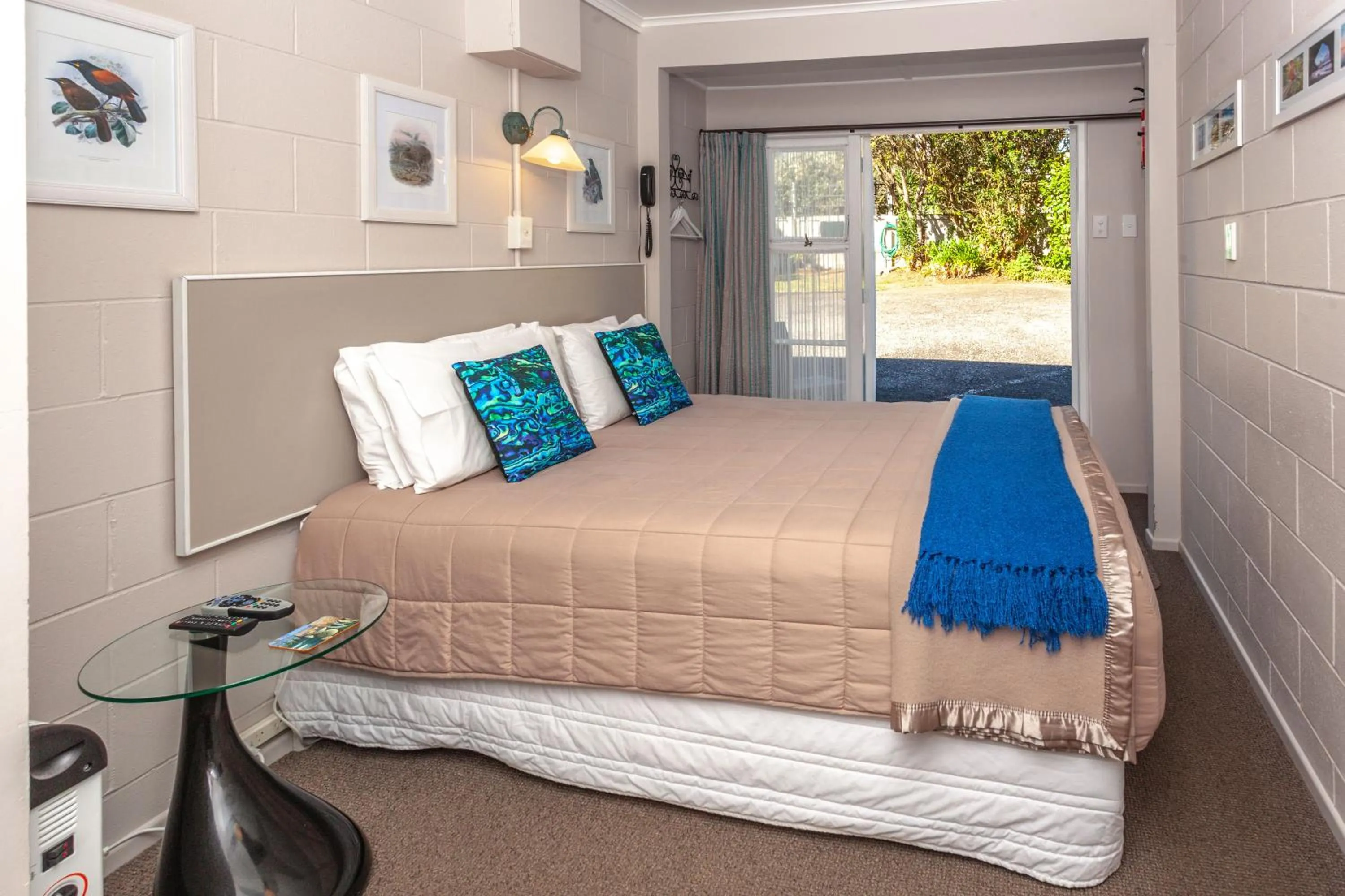 Bed in Brookby Motel