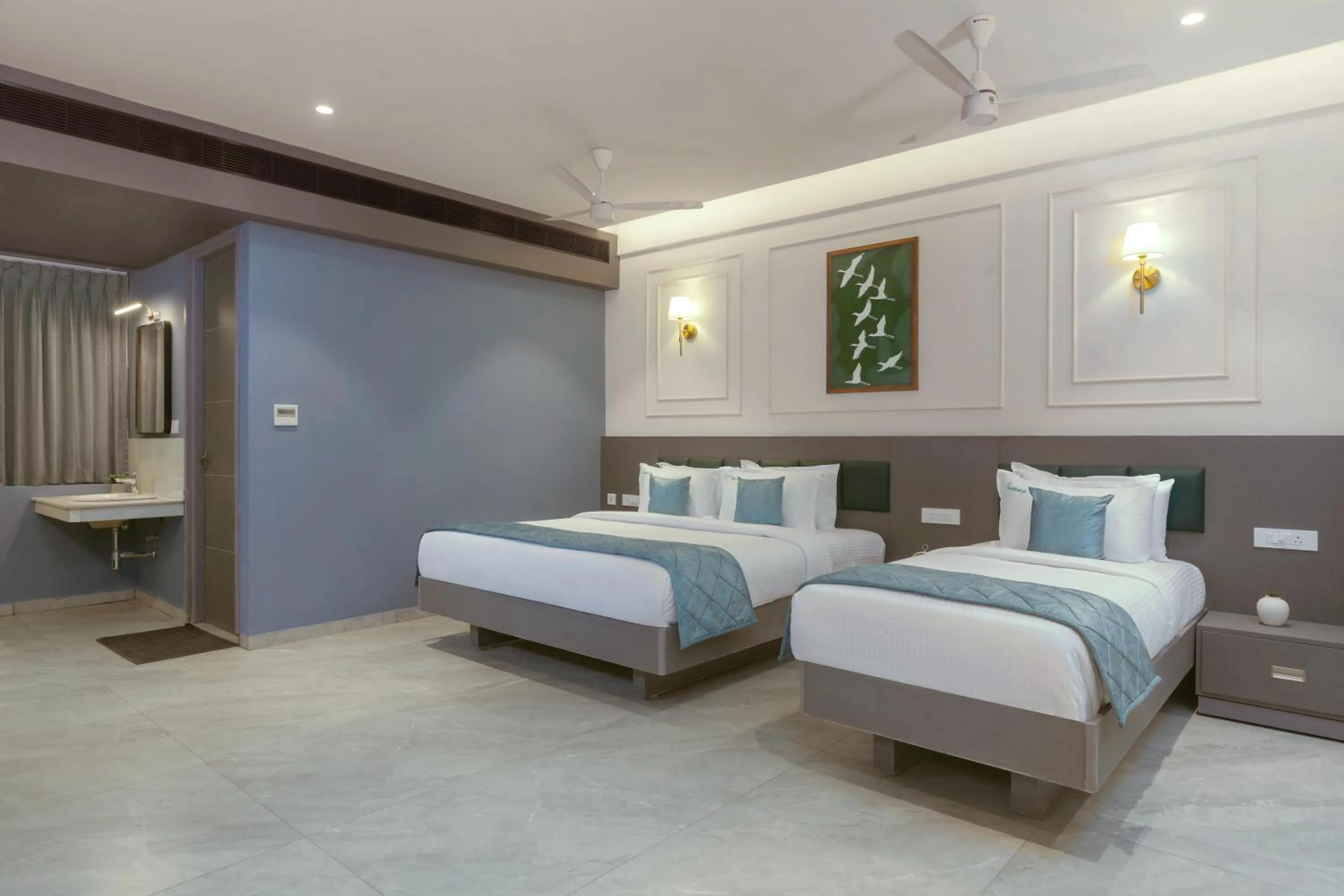 Bedroom, Bed in The Emerald