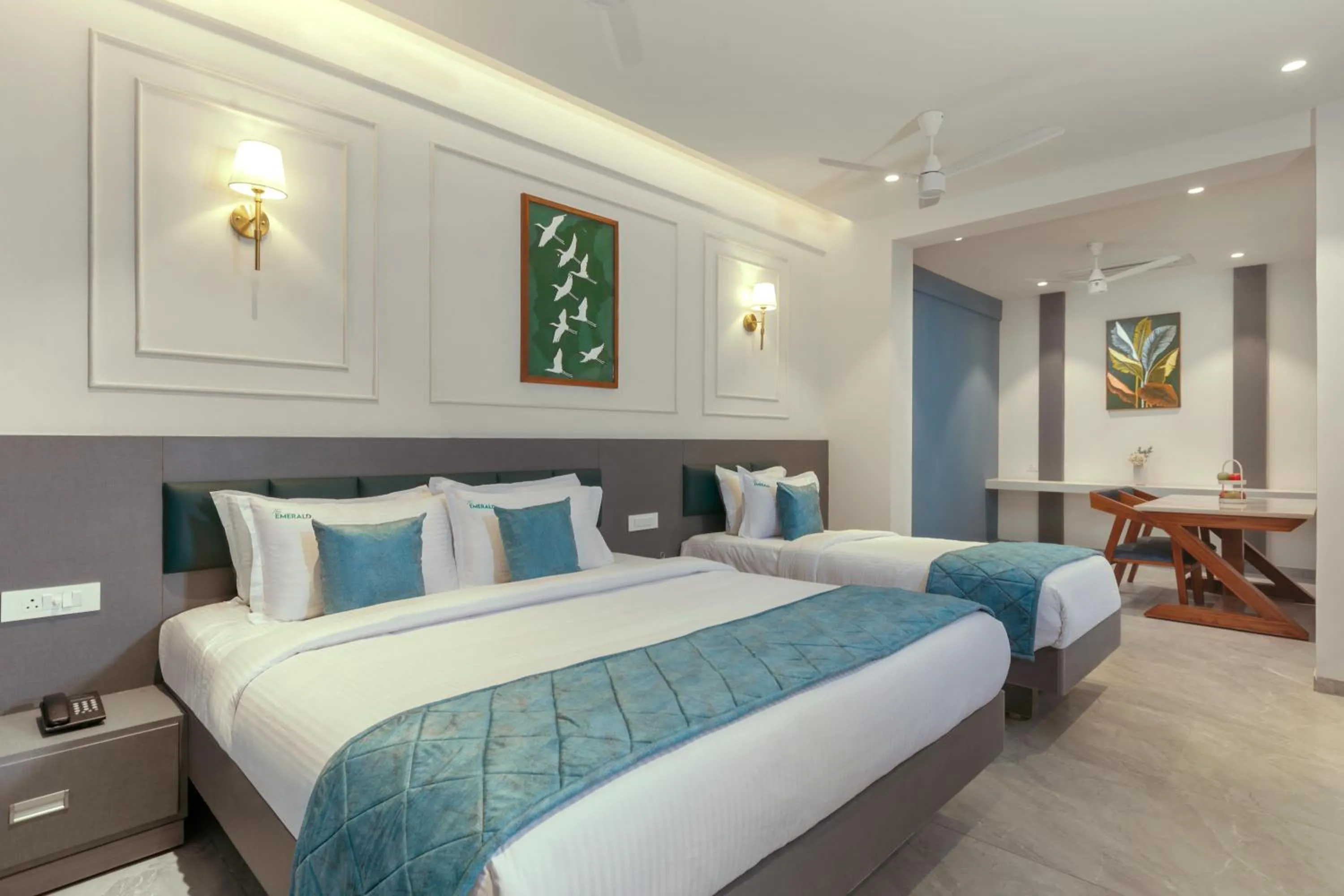 Bedroom, Bed in The Emerald