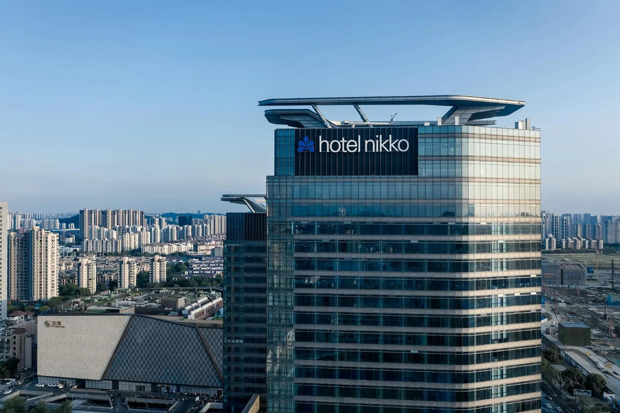 Facade/entrance in Hotel Nikko Suzhou