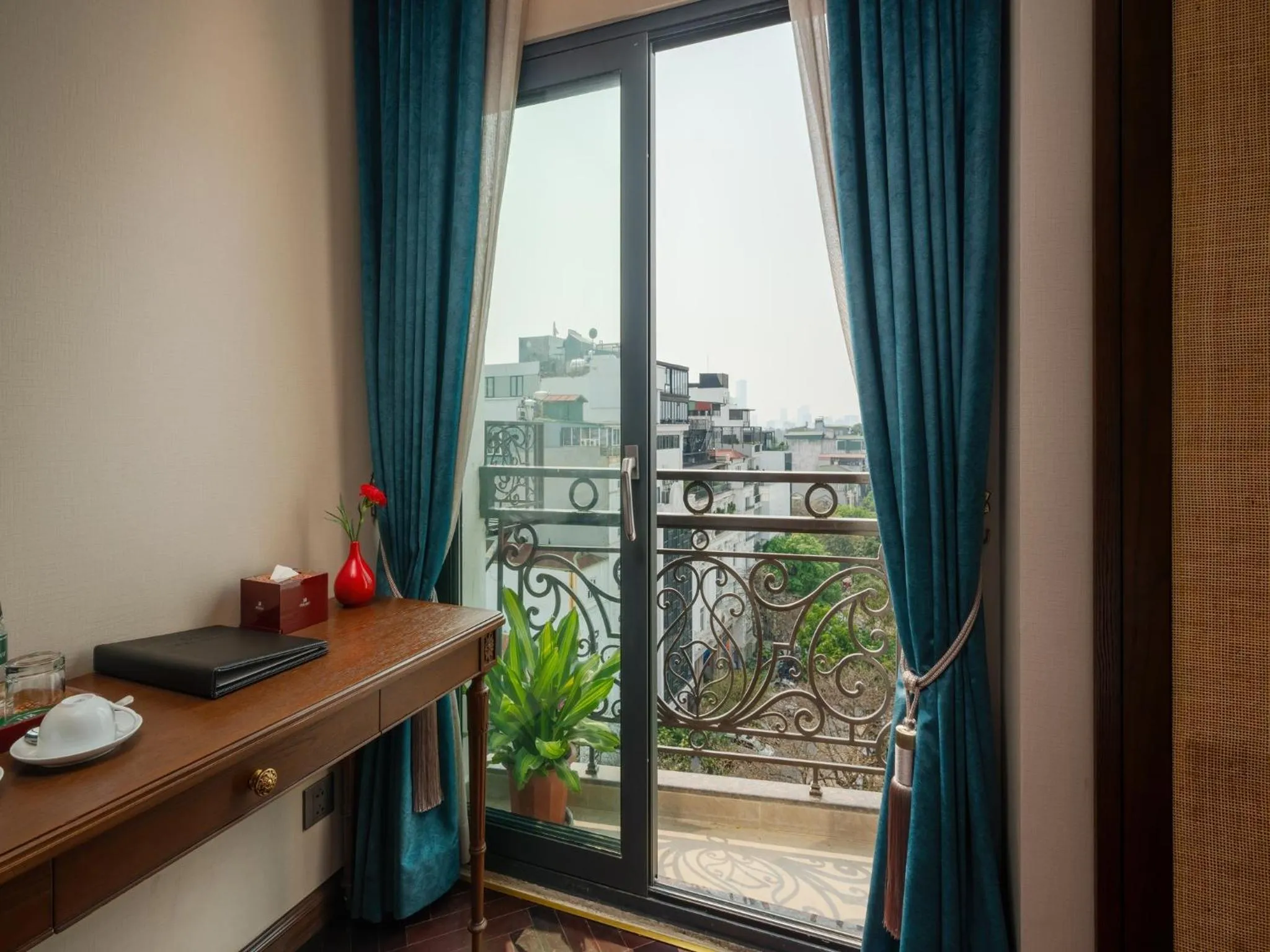 Balcony/Terrace in Peridot Gallery Classic Hotel