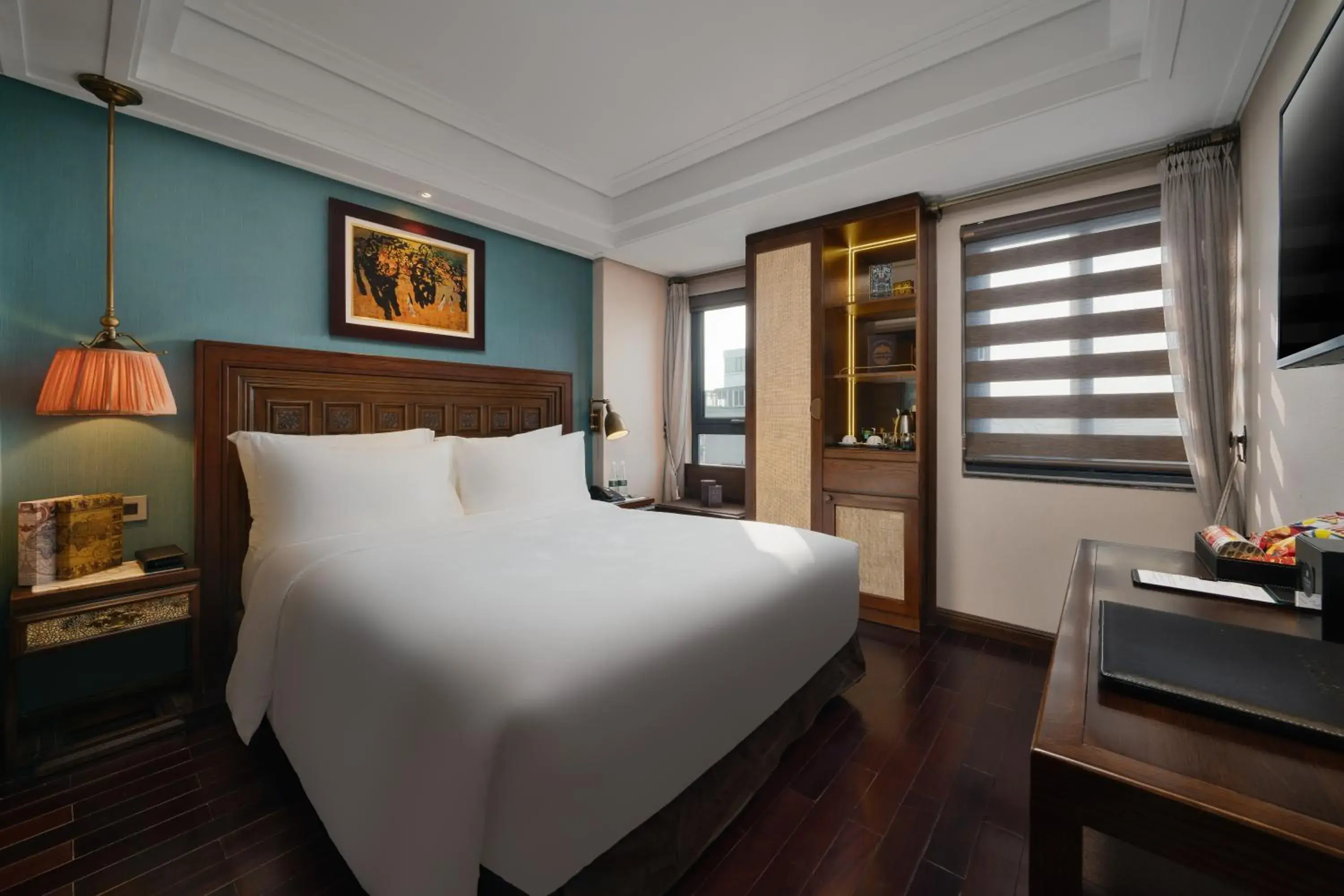 Deluxe King Room in Peridot Gallery Classic Hotel Deluxe King Room in Peridot Gallery Classic Hotel