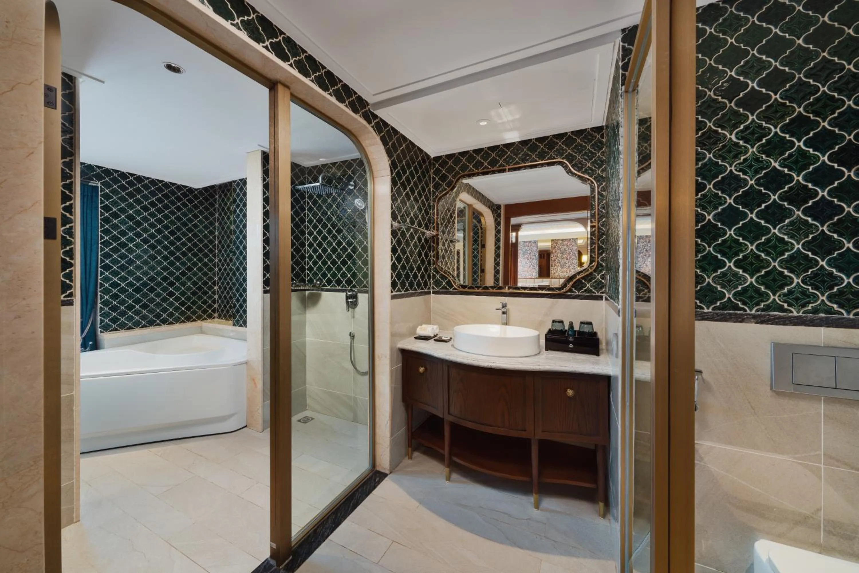 Steam room, Bed in Peridot Gallery Classic Hotel