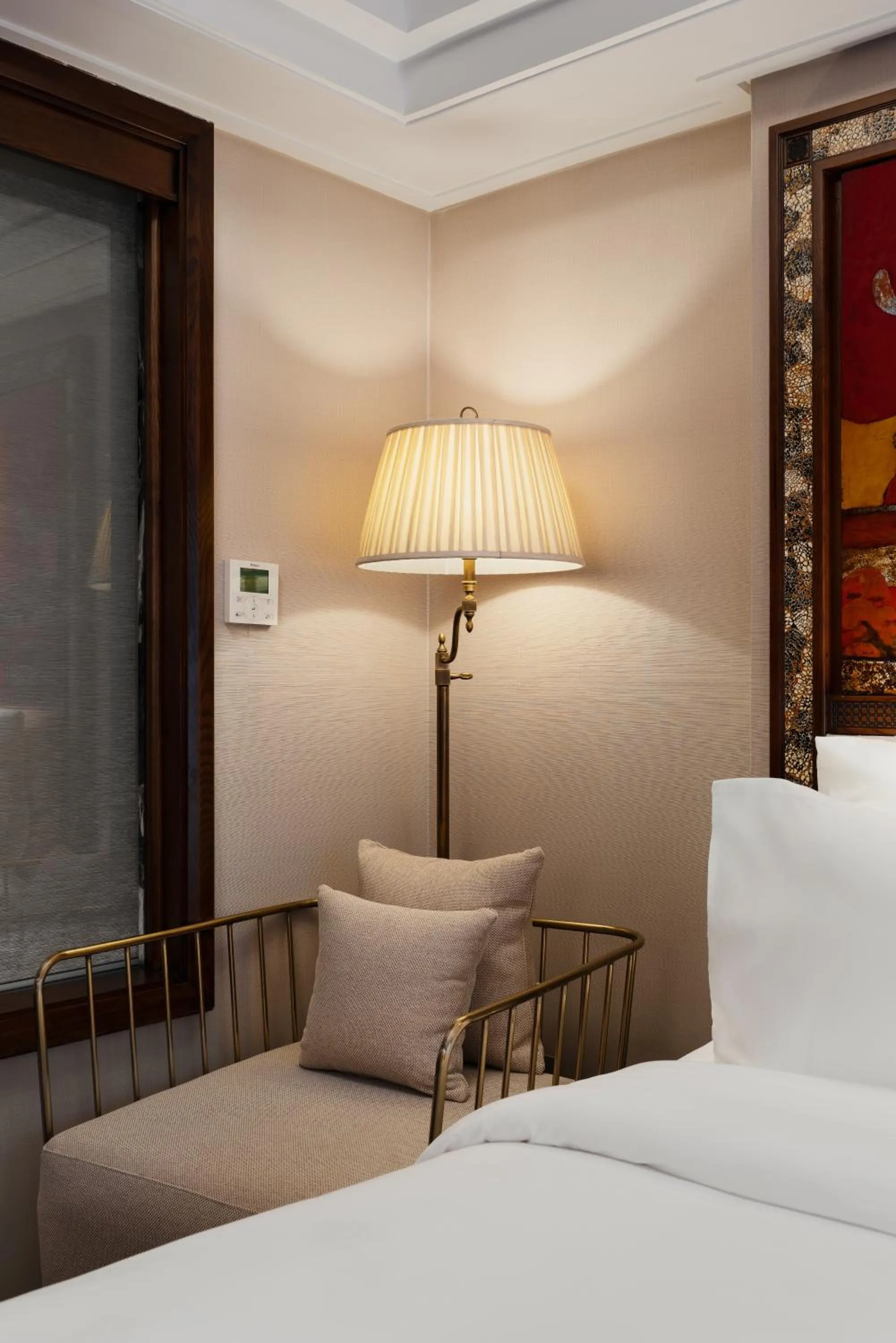 Decorative detail, Bed in Peridot Gallery Classic Hotel