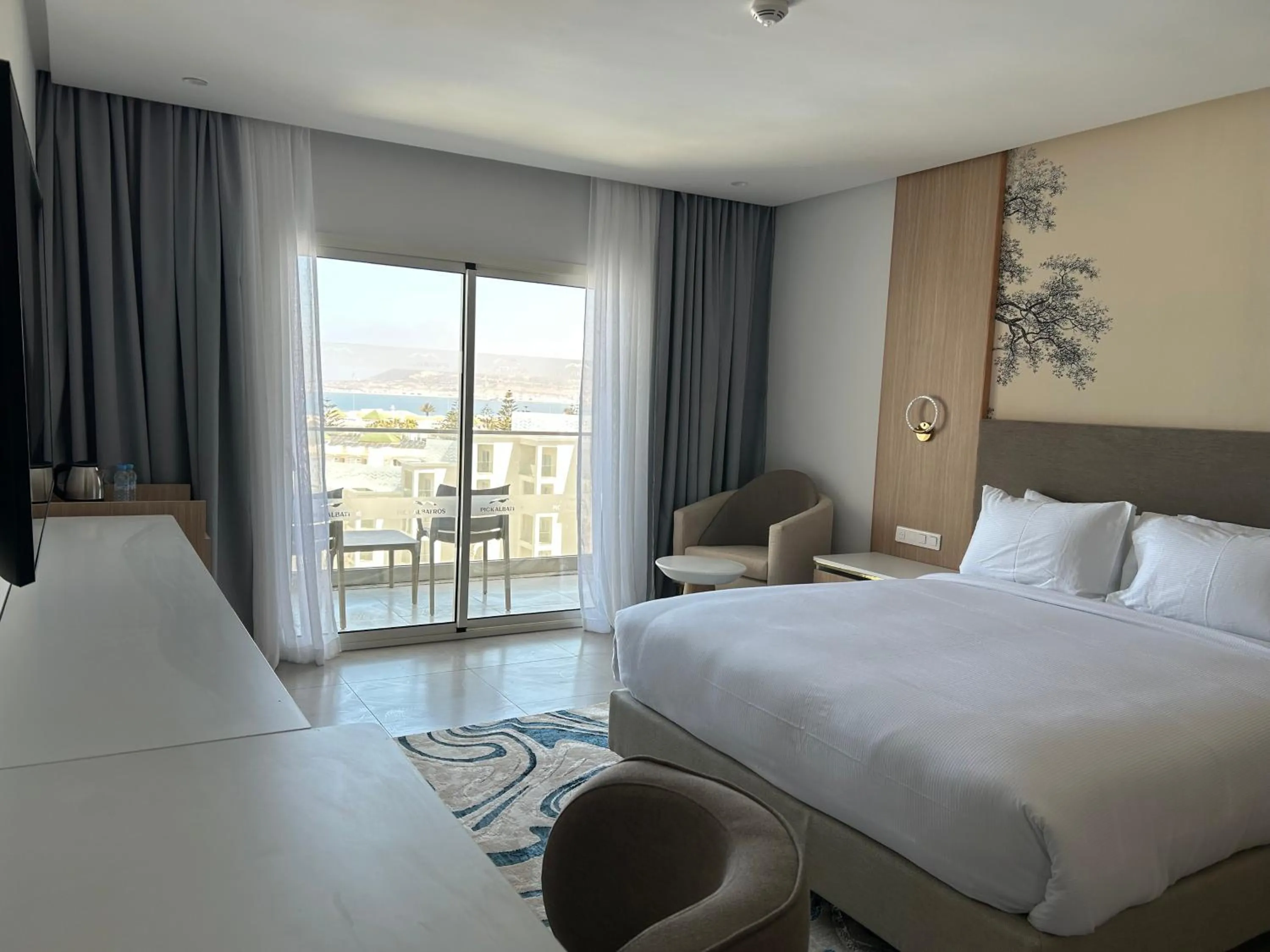 Photo of the whole room, Bed in Pickalbatros Palais Des Roses - Agadir - All Inclusive