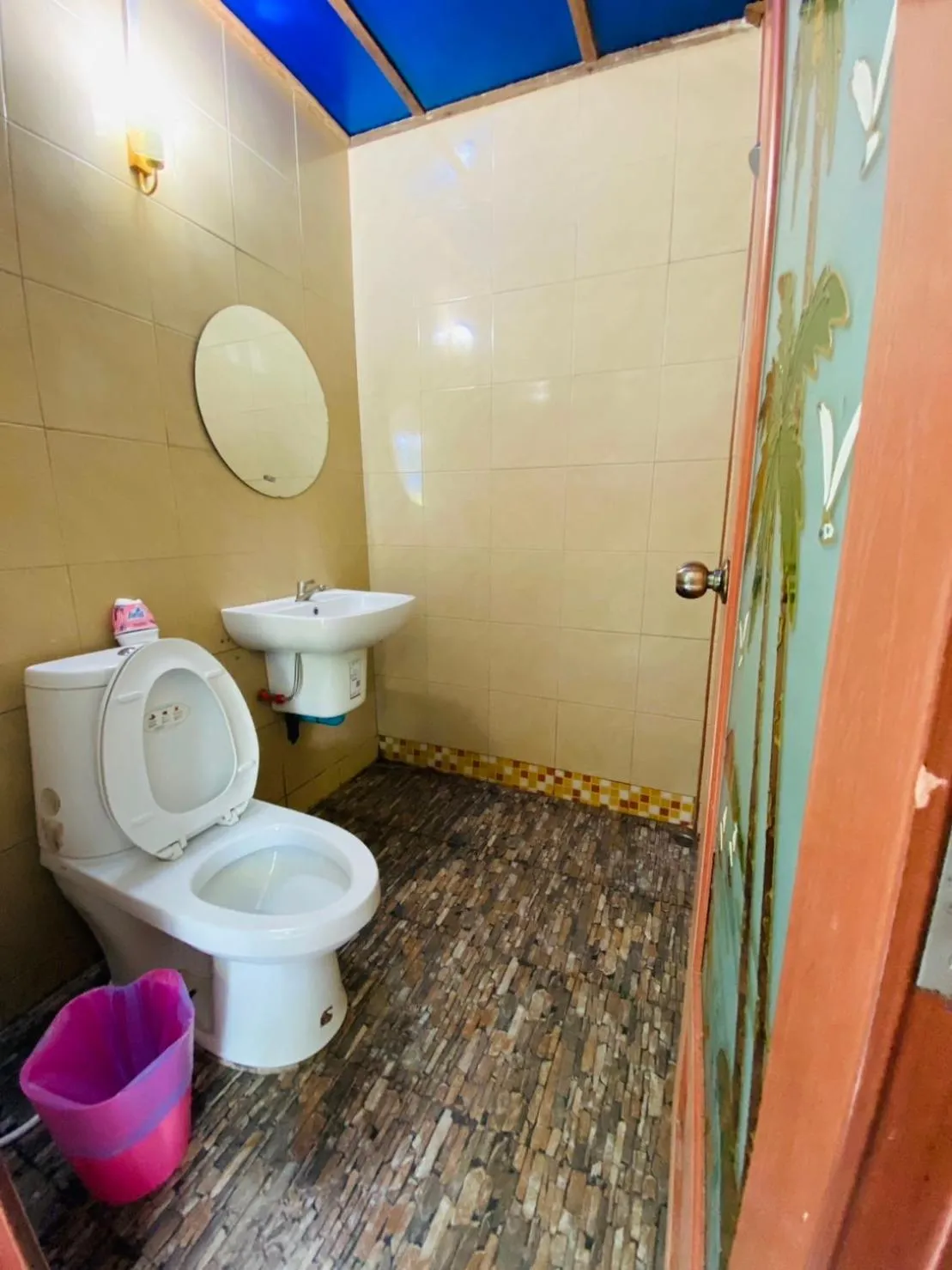 Shower in Miss Hong House