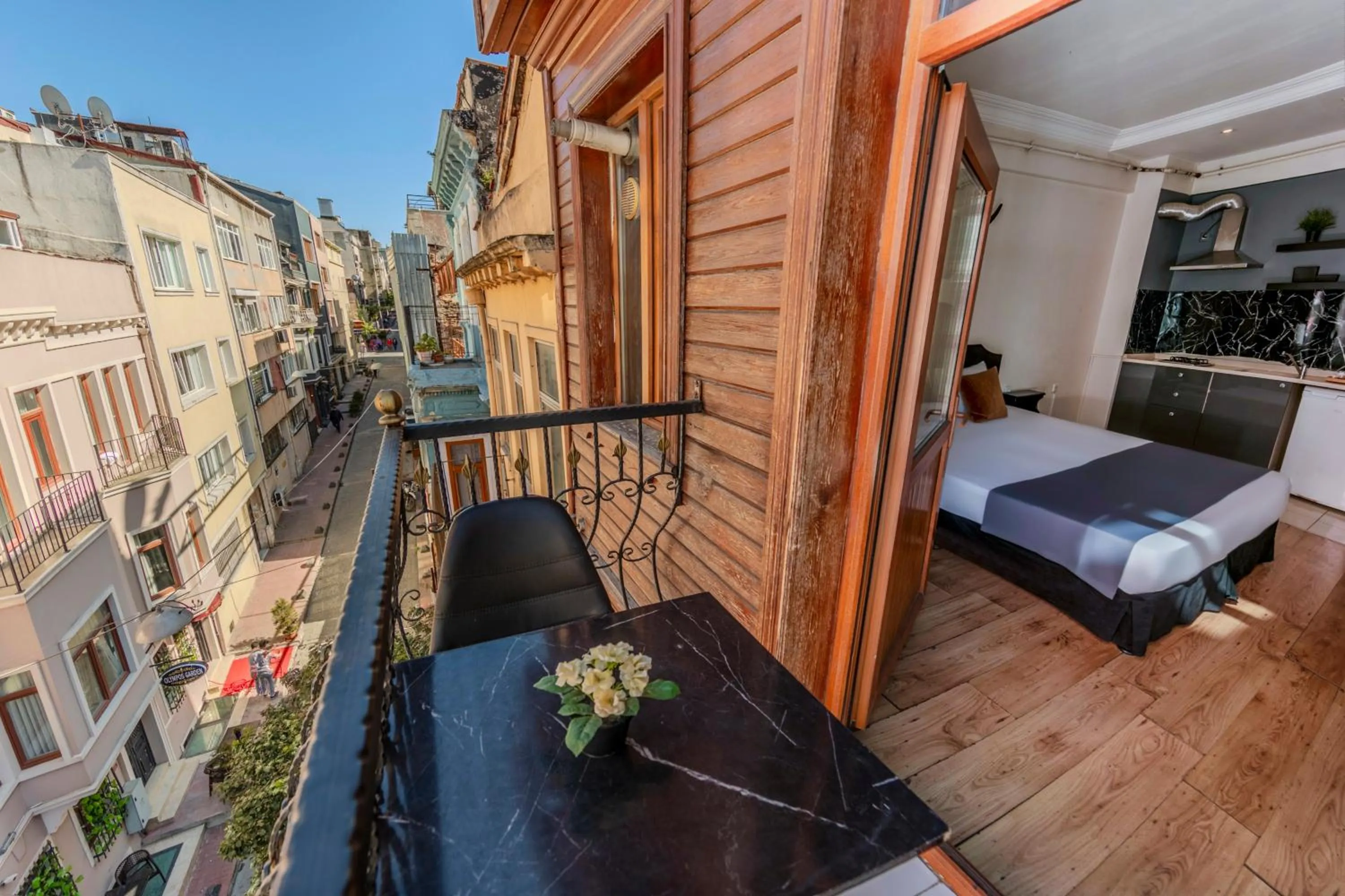 Balcony/Terrace, Bed in Brk Dream Suites Taksim