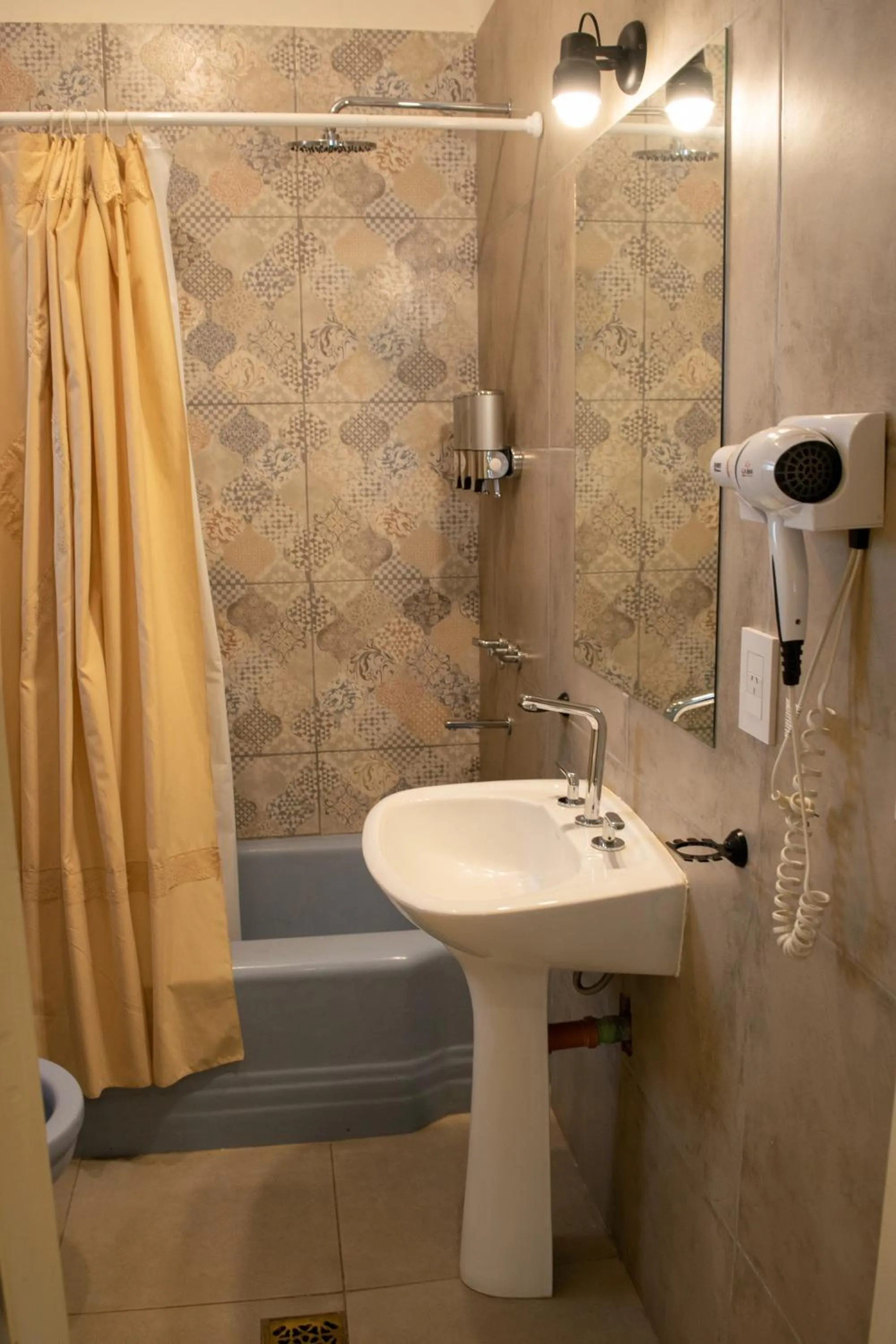 Bathroom in La Casona del Monumento
