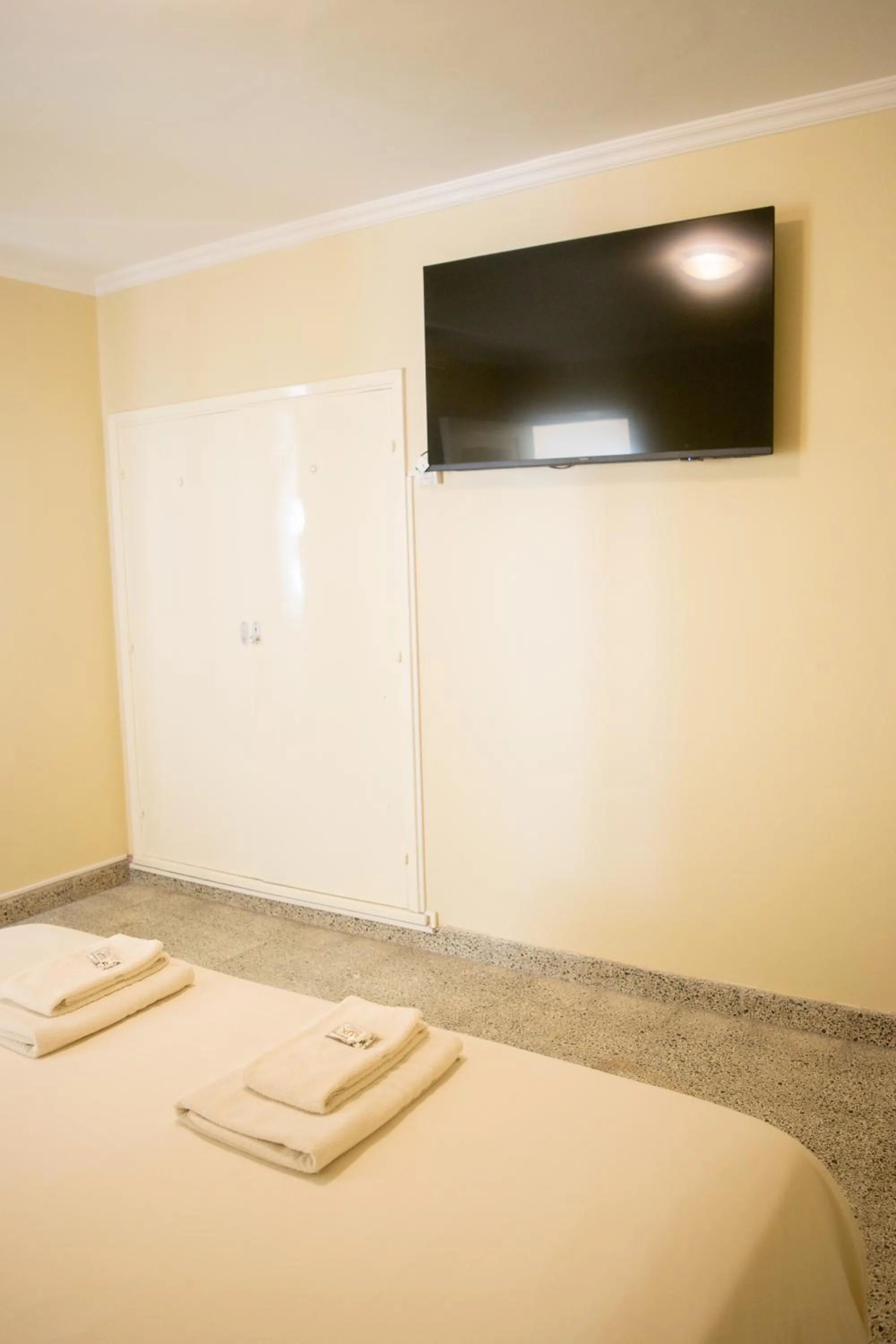 TV and multimedia in La Casona del Monumento