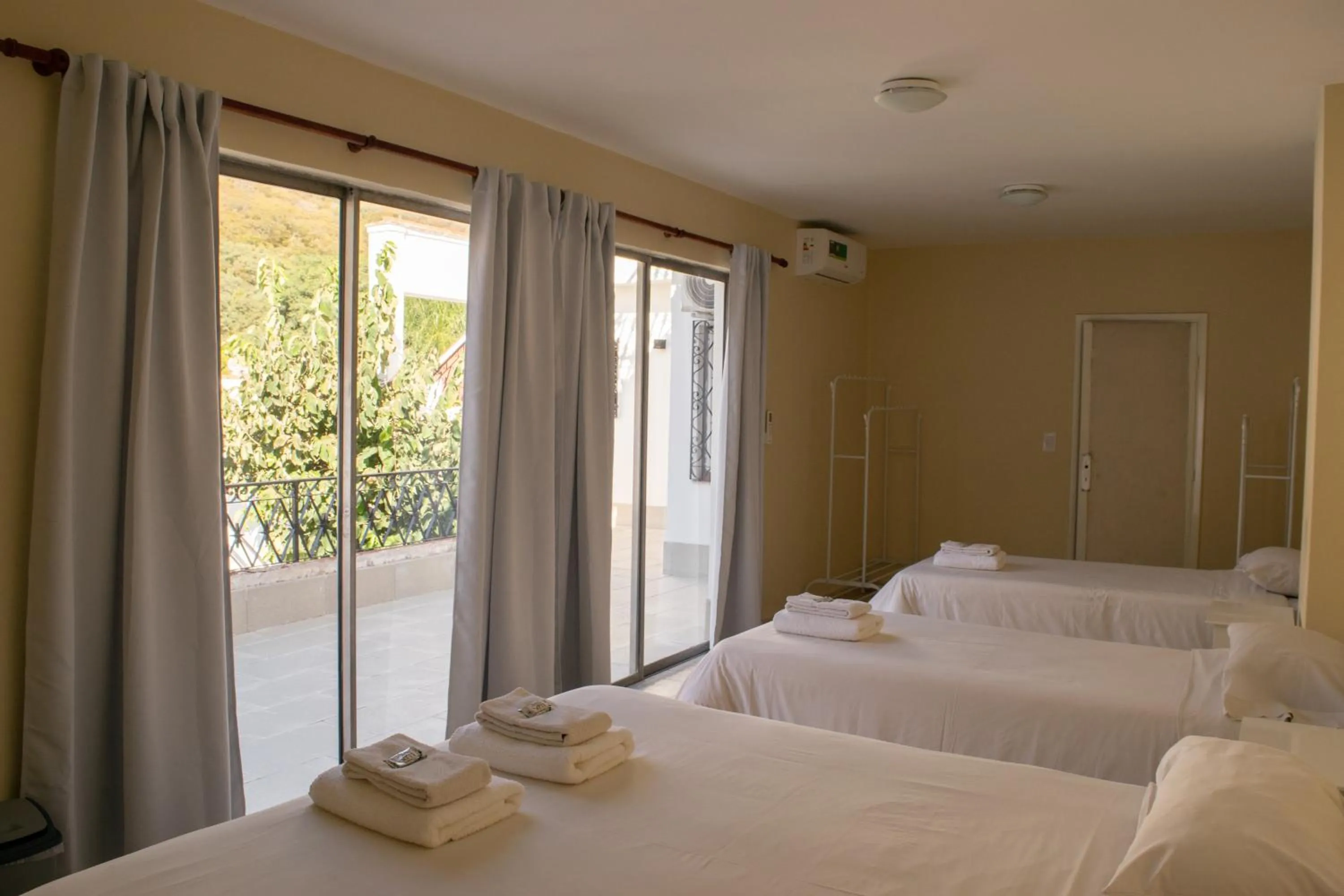 Garden view, Bed in La Casona del Monumento