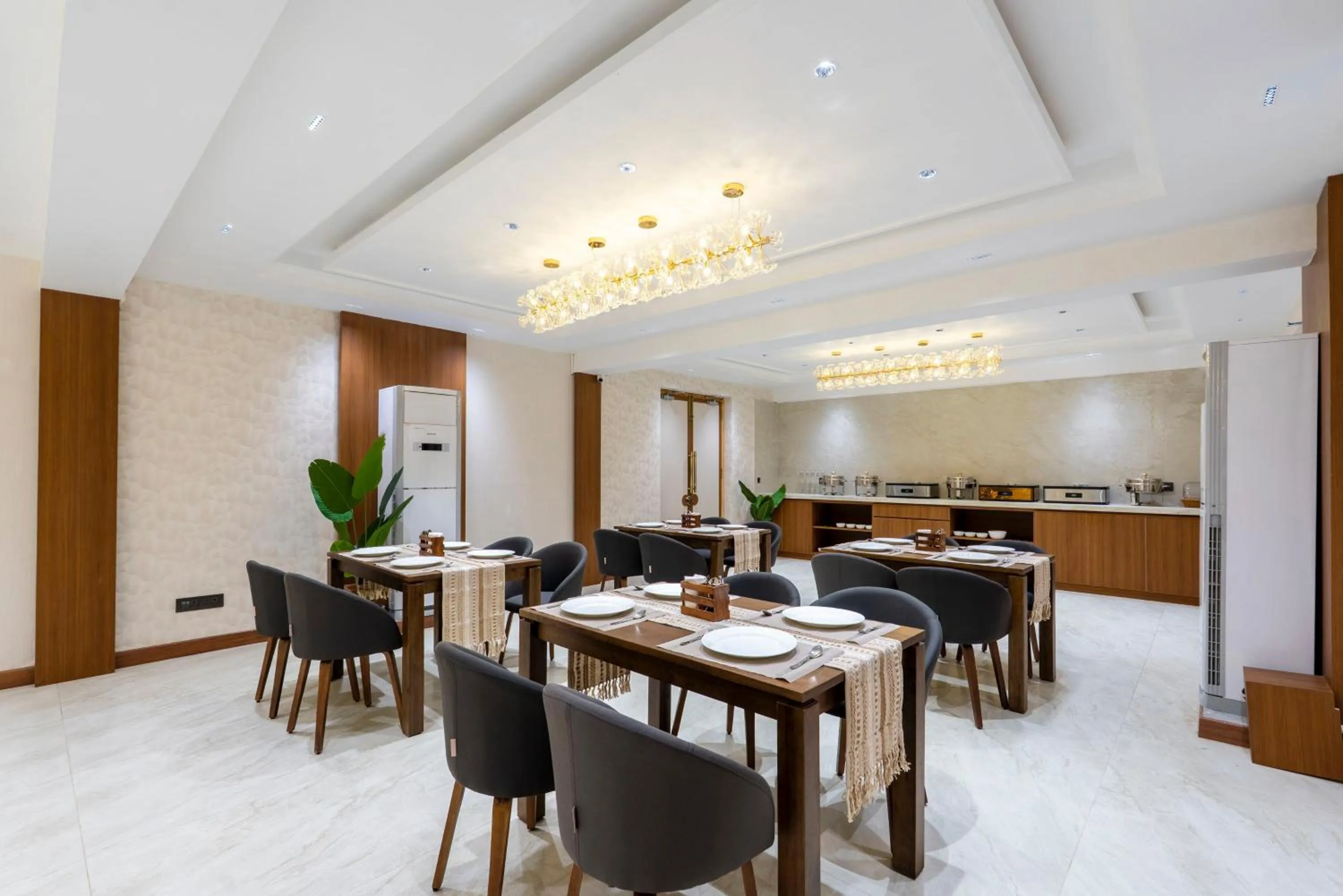 Dining area in Treebo Premium Taara