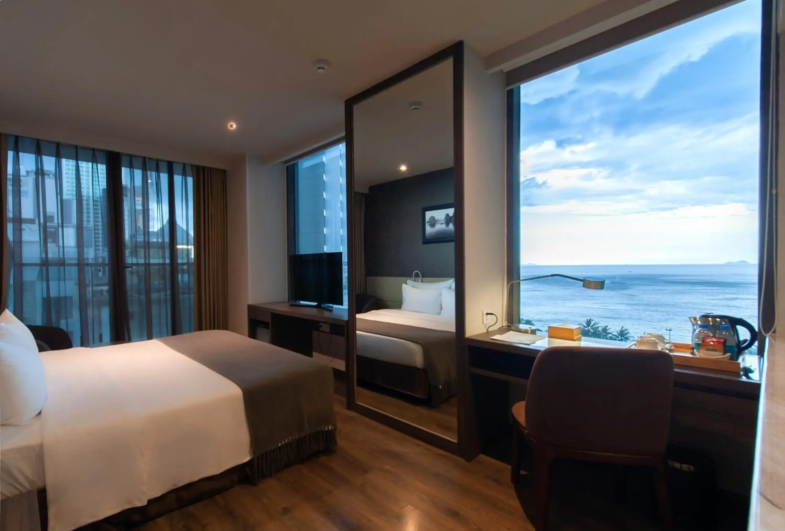 Deluxe Double Room with Sea View in Alana Nha Trang Beach Hotel Deluxe Double Room with Sea View in Alana Nha Trang Beach Hotel