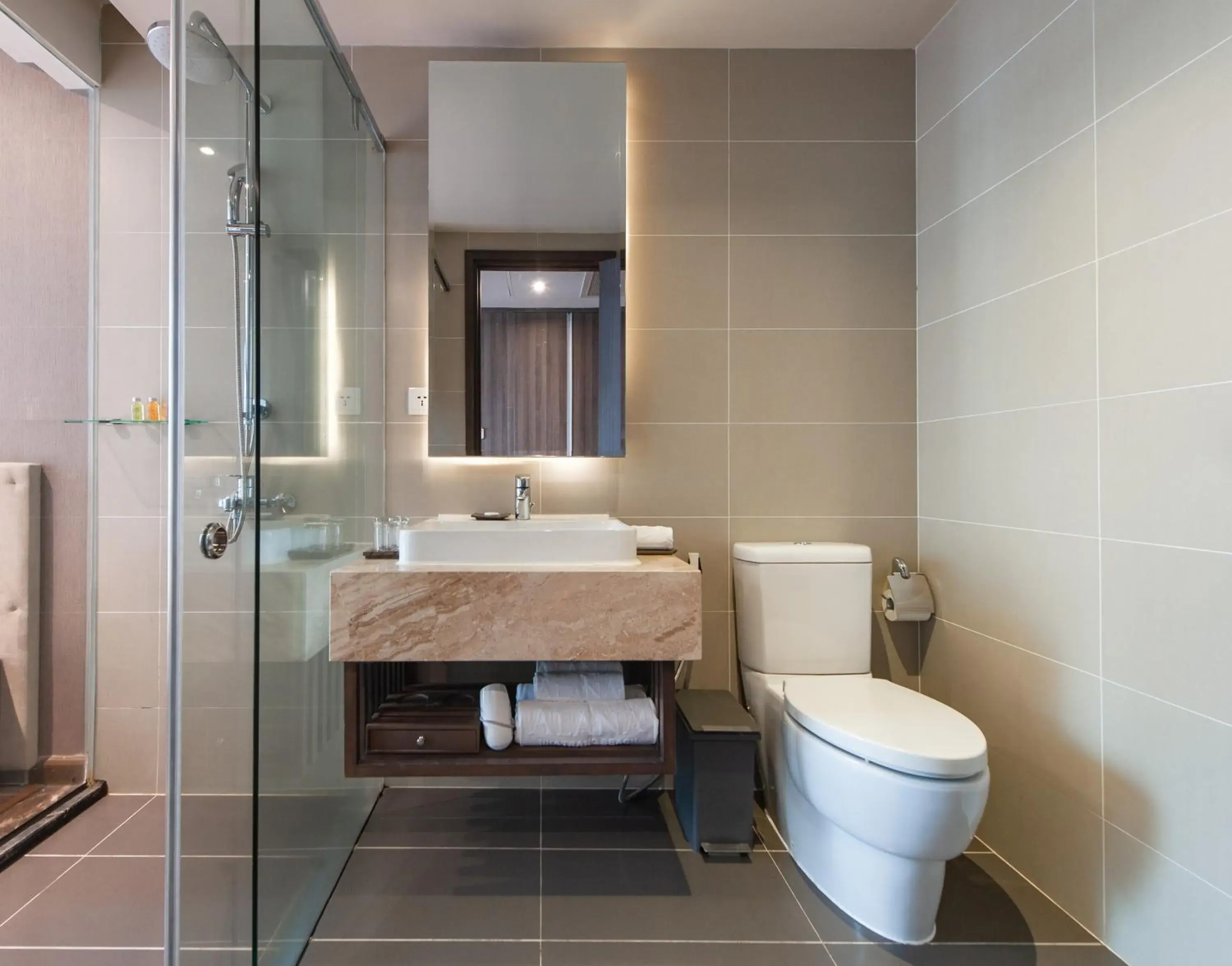 Deluxe Twin Room in Alana Nha Trang Beach Hotel Deluxe Twin Room in Alana Nha Trang Beach Hotel