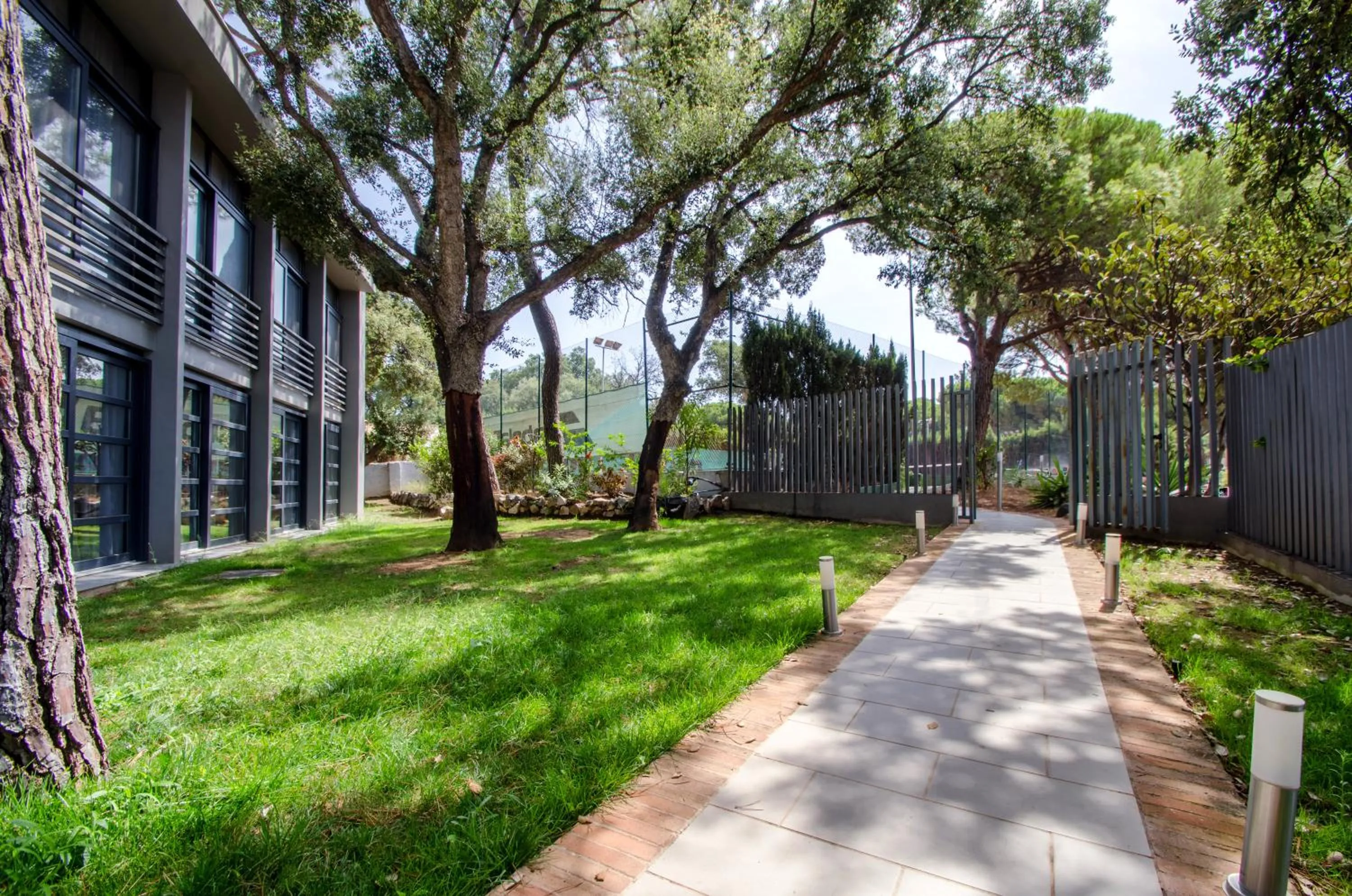 Garden in Royal Tennis Club