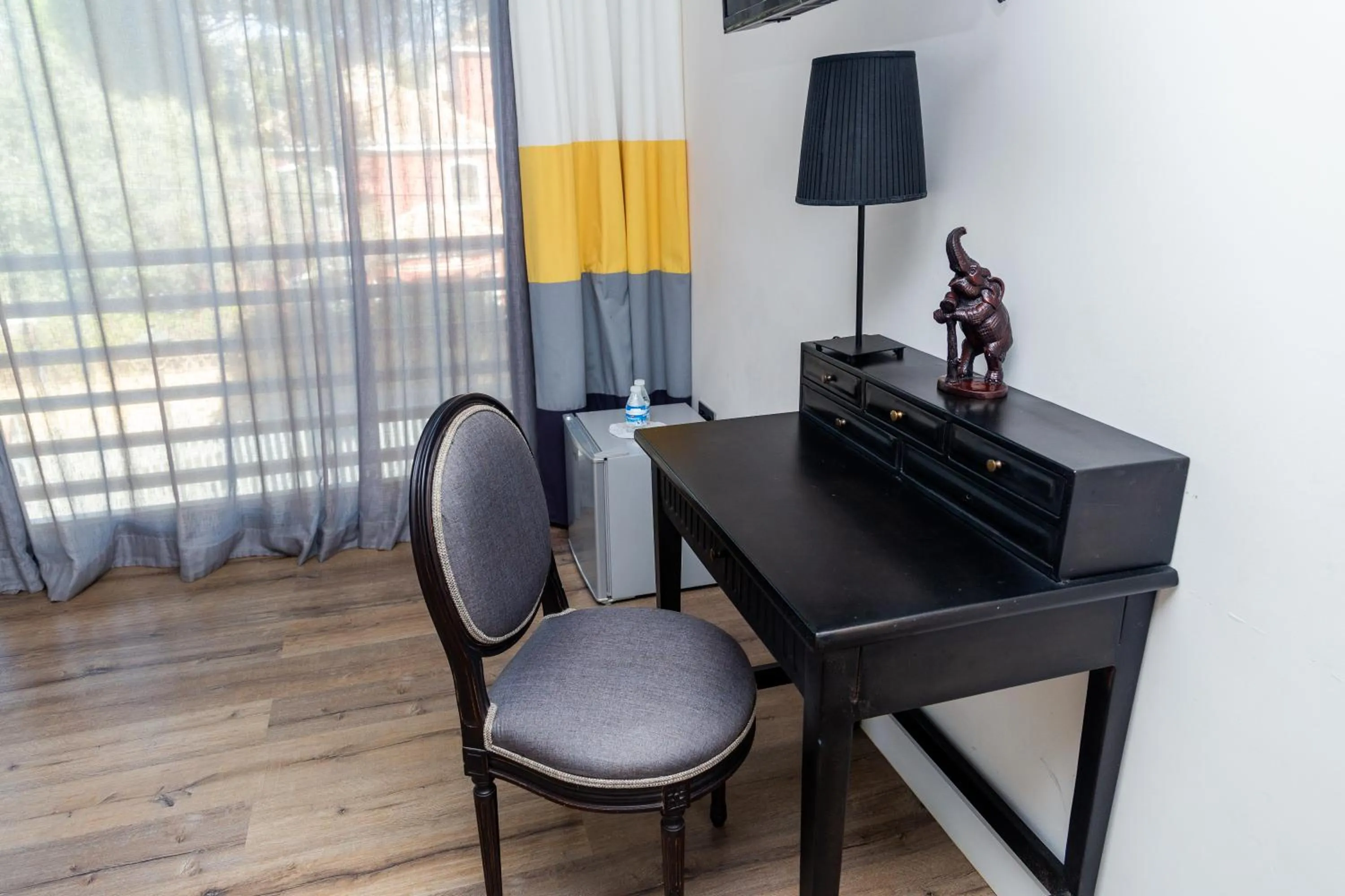 TV/Entertainment Center in Royal Tennis Club