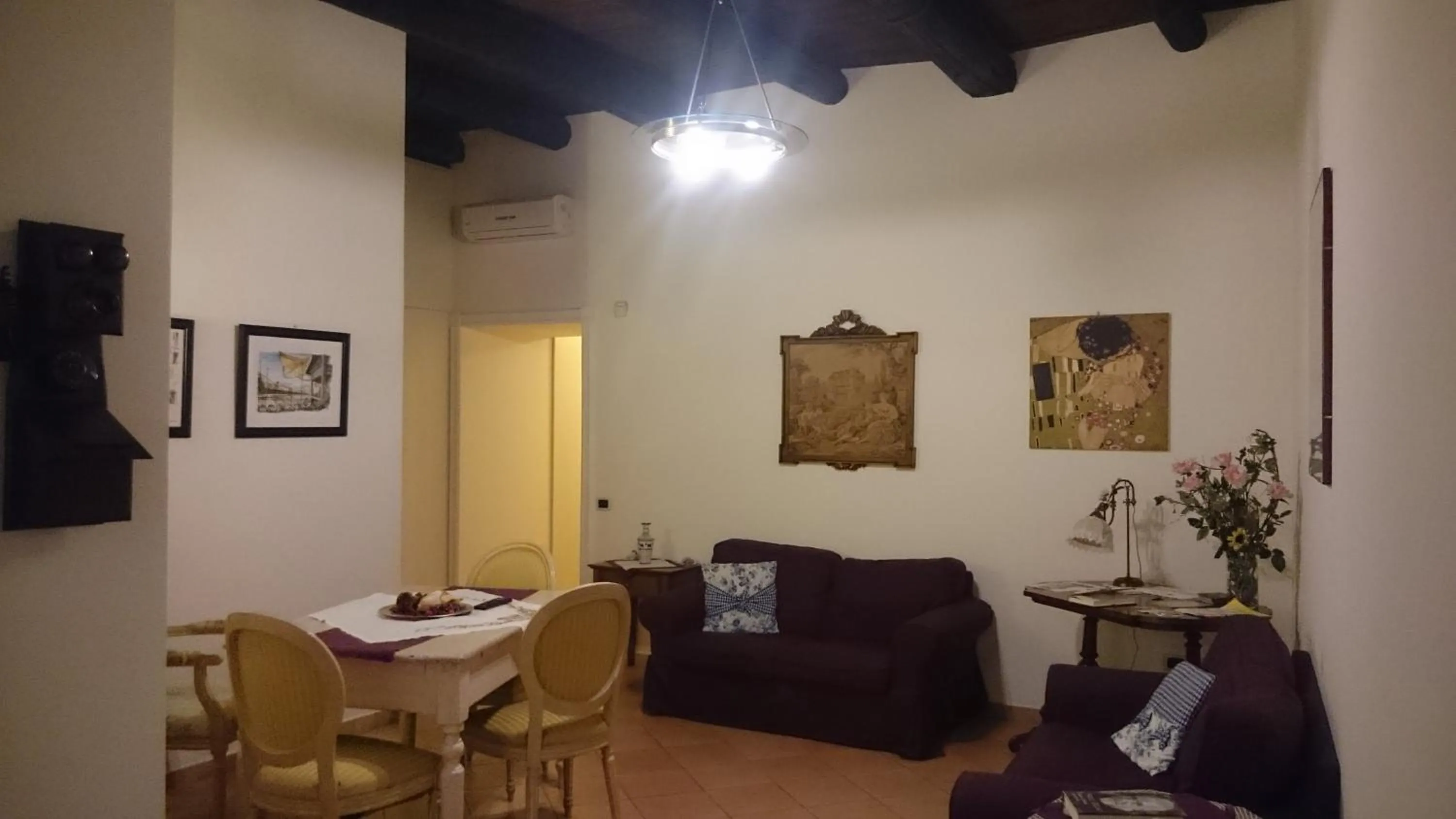 Dining area in B&B degli Amalfitani