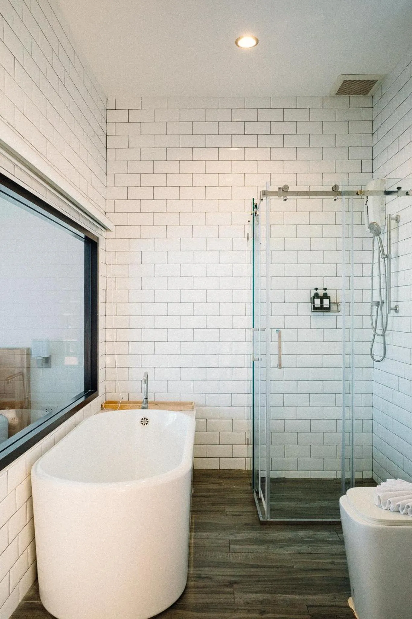 Shower in Baan Tah On The Sea