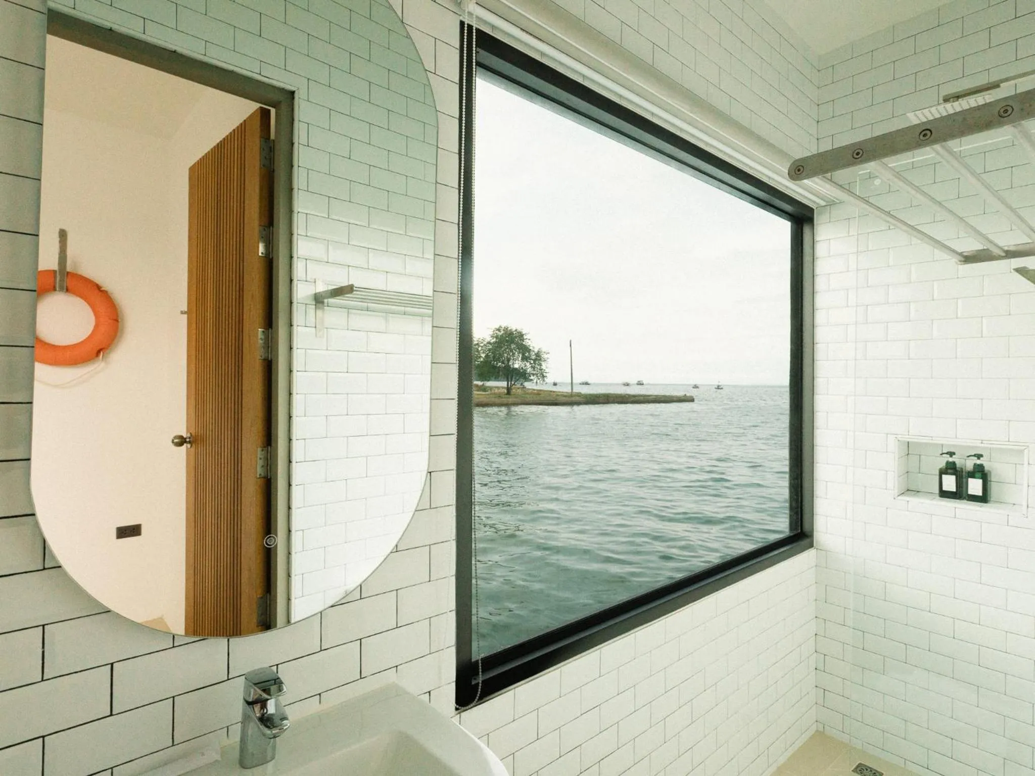 Bathroom in Baan Tah On The Sea
