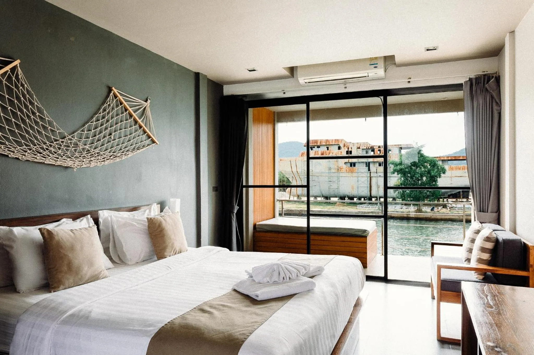 Bed in Baan Tah On The Sea