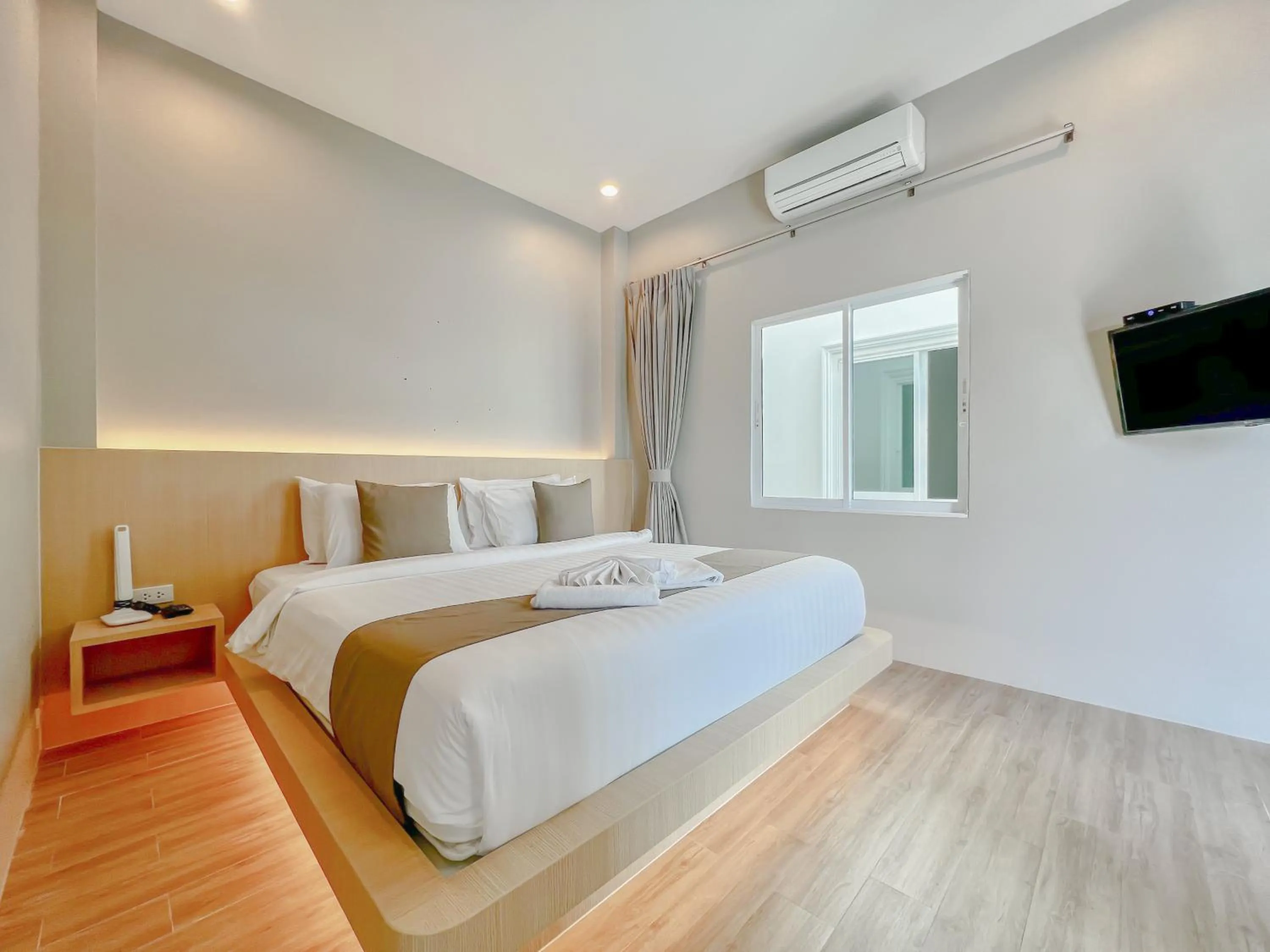 Bed in Baan Tah On The Sea