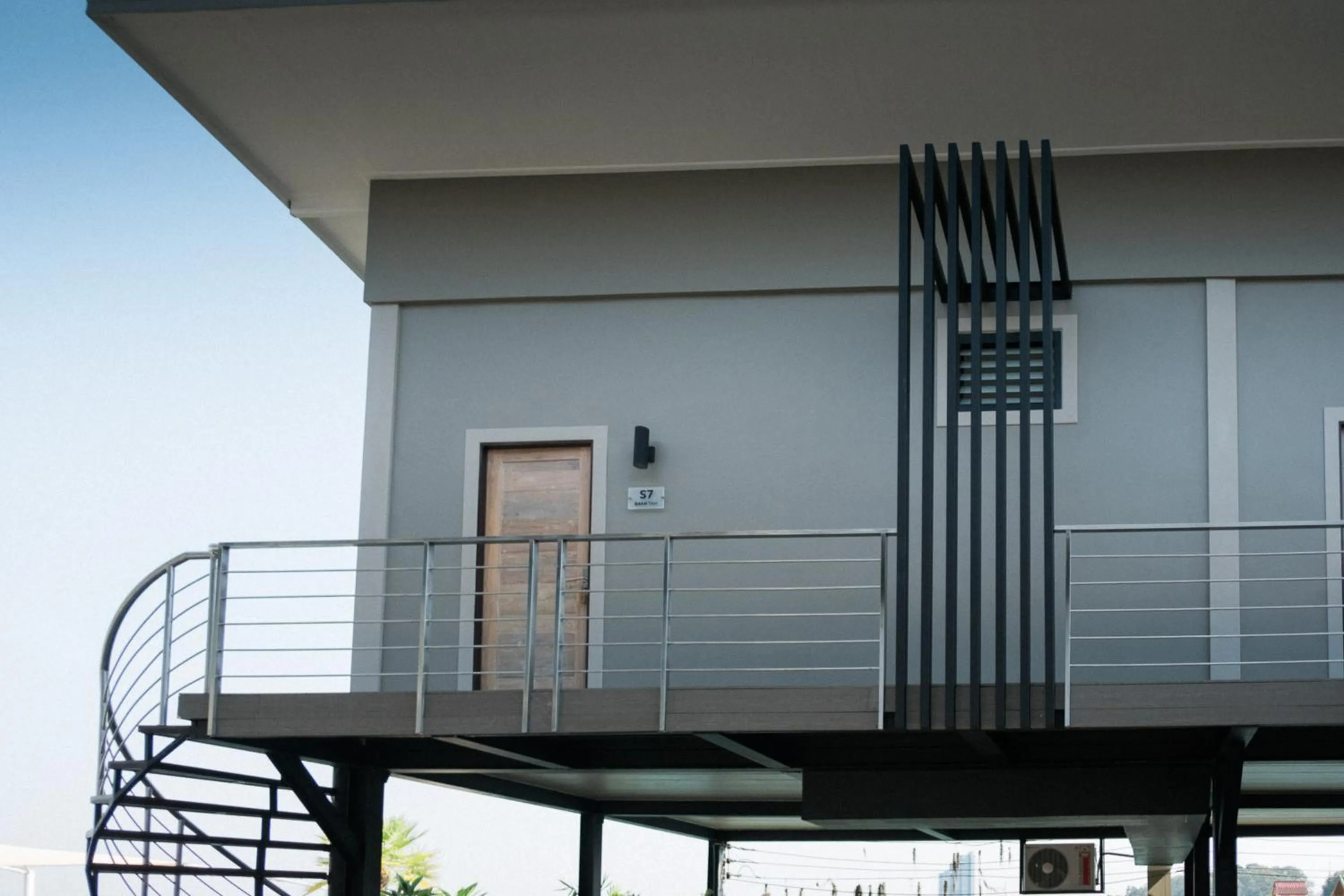 Facade/entrance in Baan Tah On The Sea