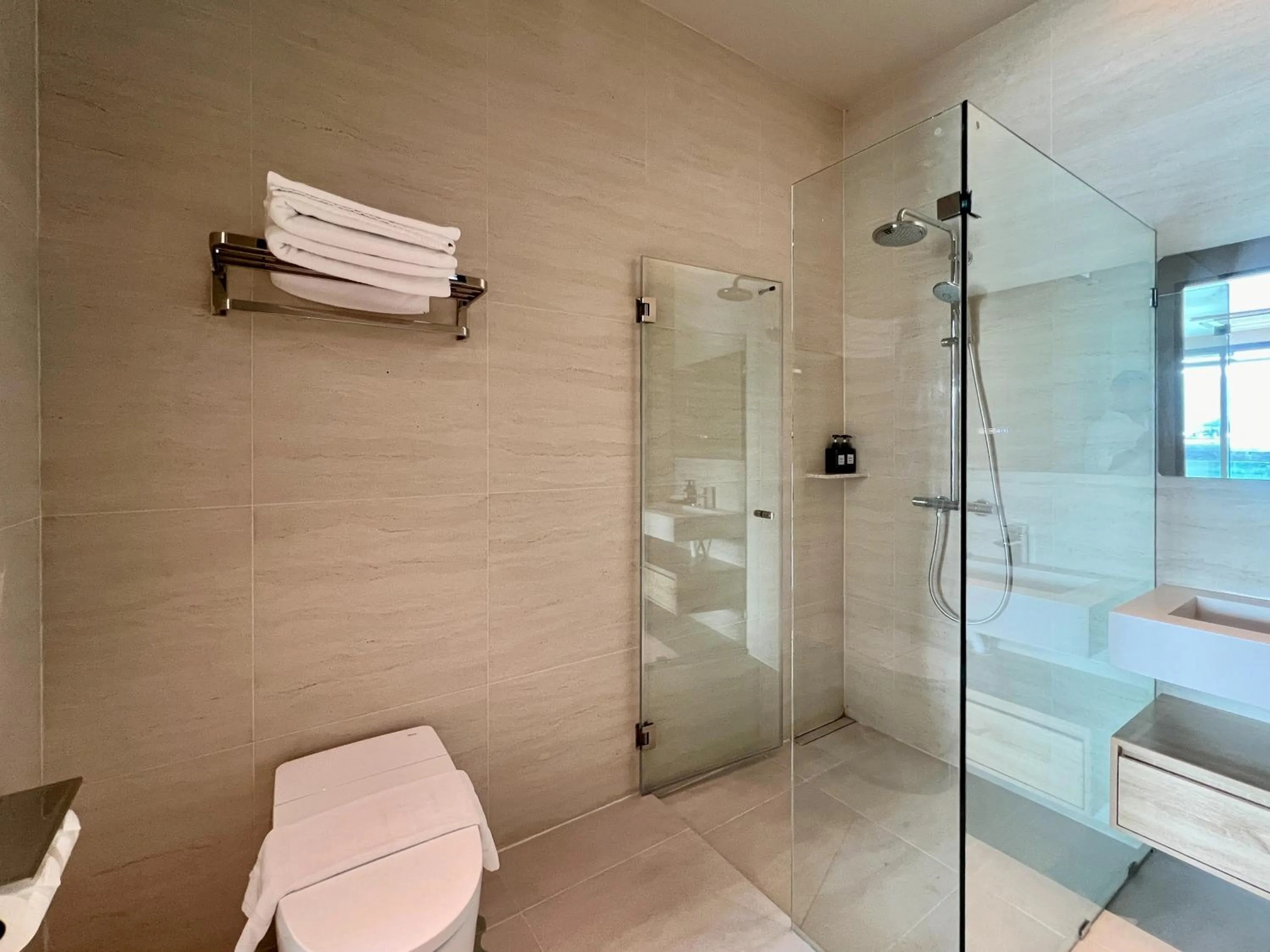 Bathroom in Baan Tah On The Sea