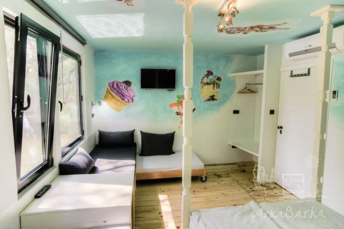 Photo of the whole room in ArkaBarka 2- Floating Dream Rooms and Apartments