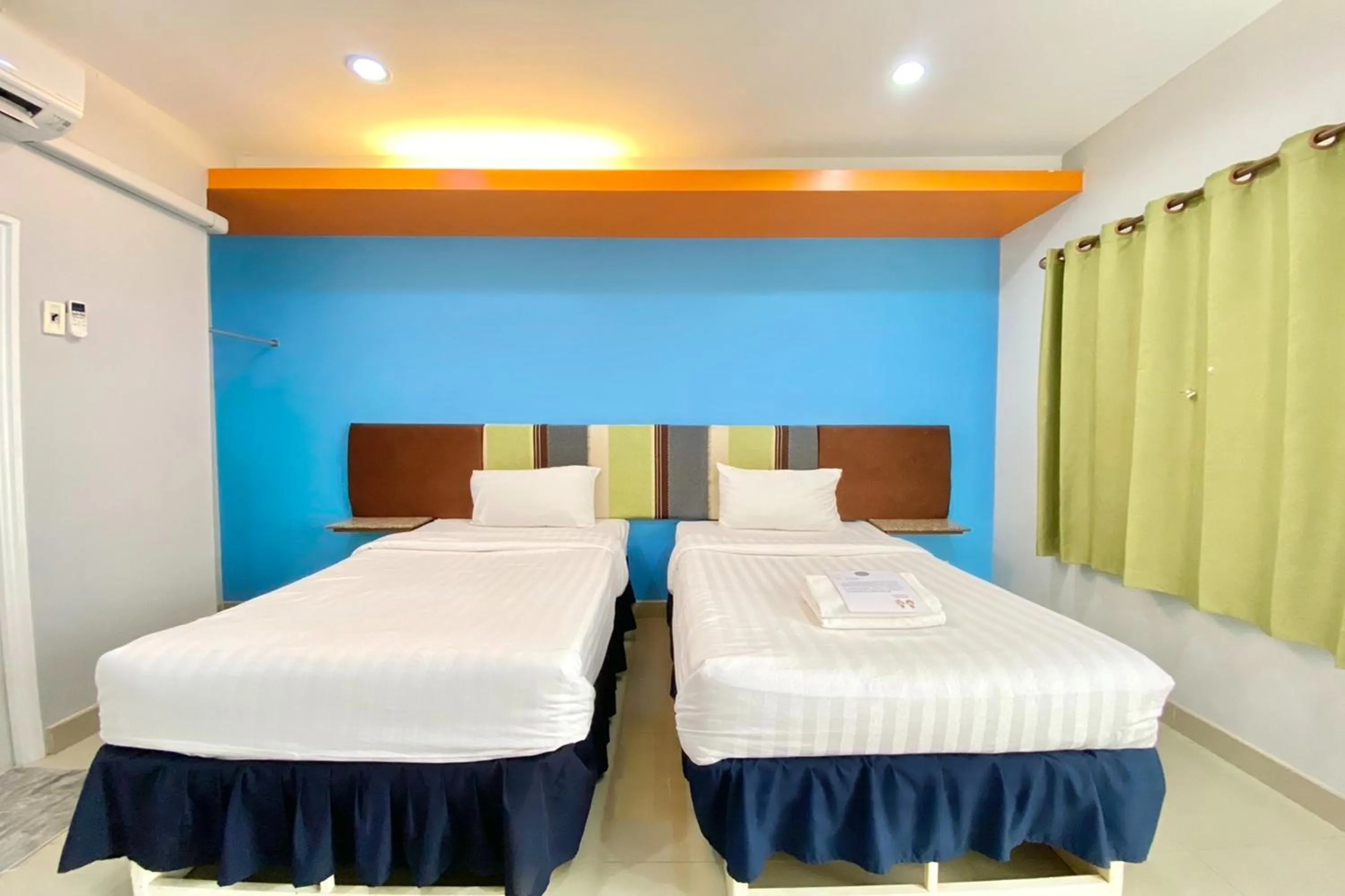 Standard Twin Room in Full House Udon