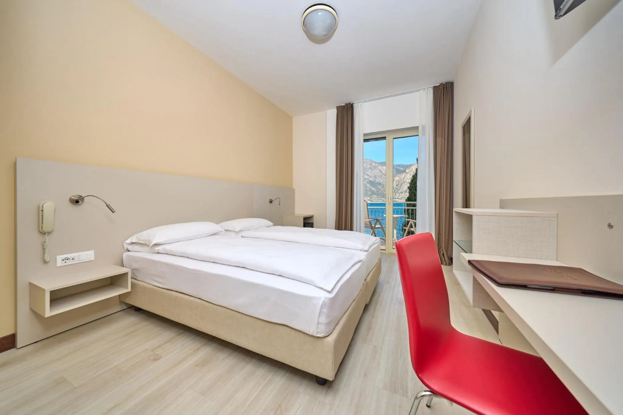 Bed in Hotel Astoria - 3stelle S