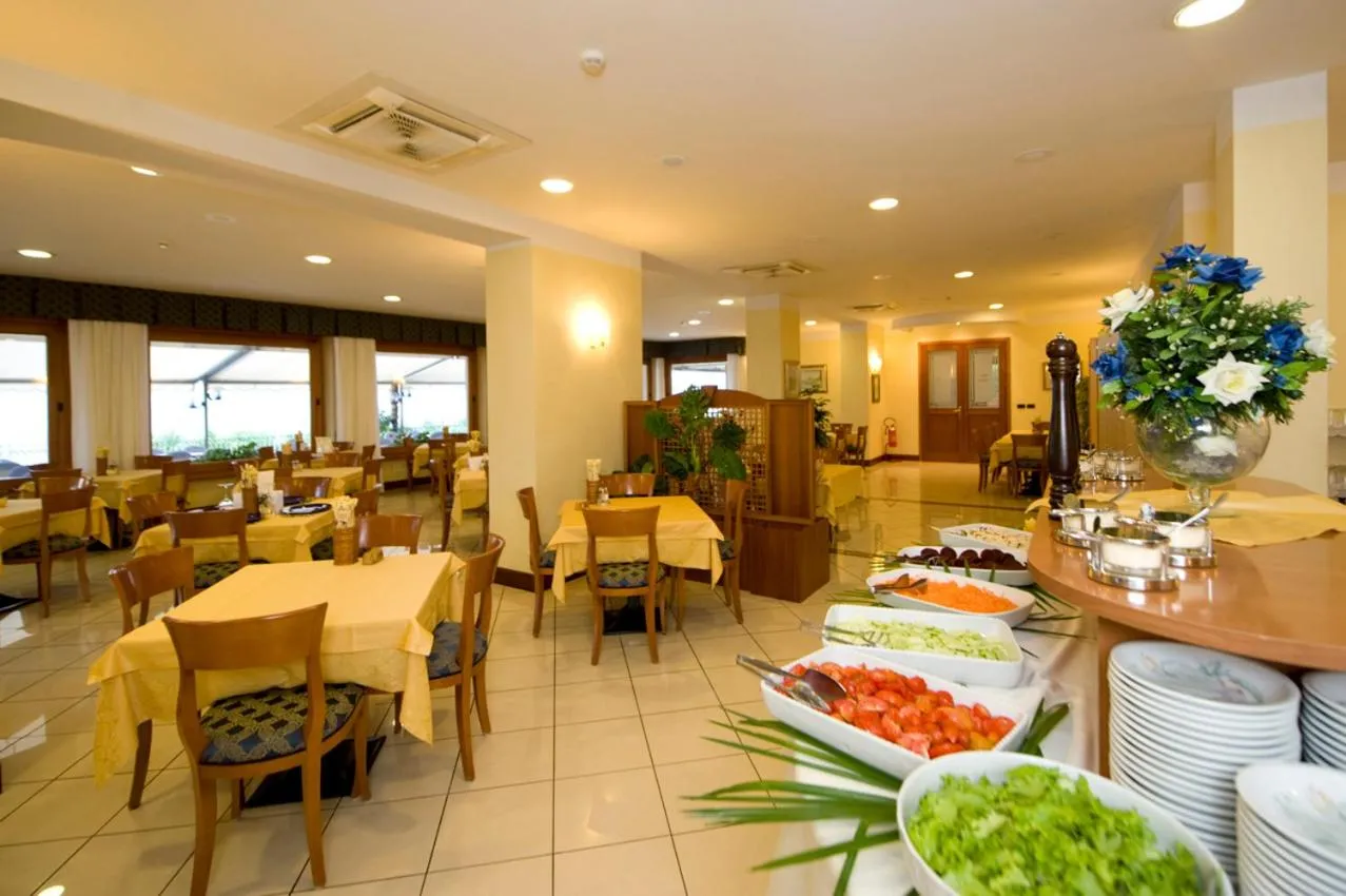 Restaurant/places to eat in Hotel Astoria - 3stelle S