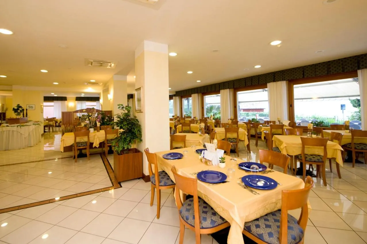 Restaurant/places to eat in Hotel Astoria - 3stelle S