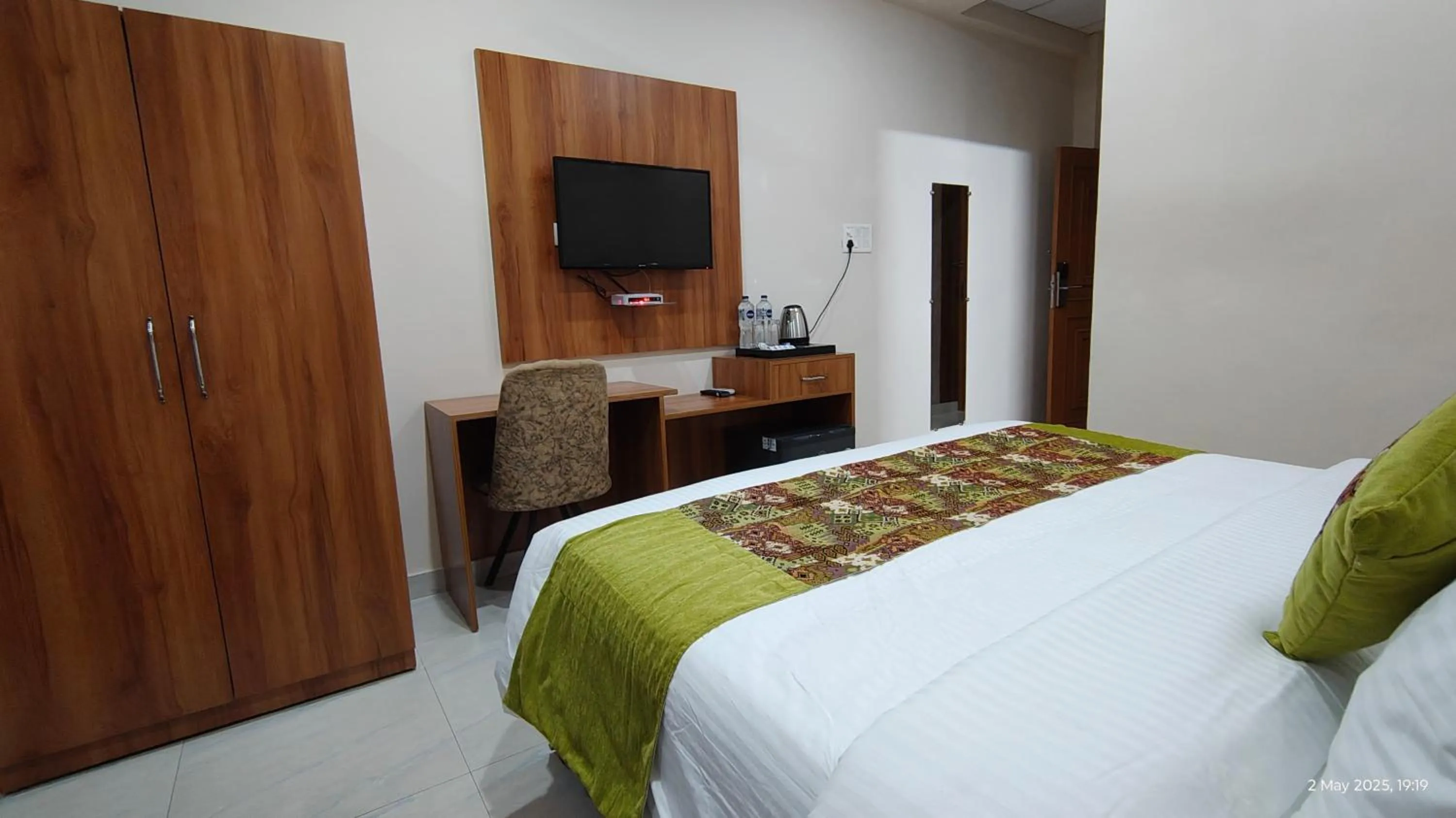 TV and multimedia, Bed in Ai 360 Degree Hotel Lansdowne