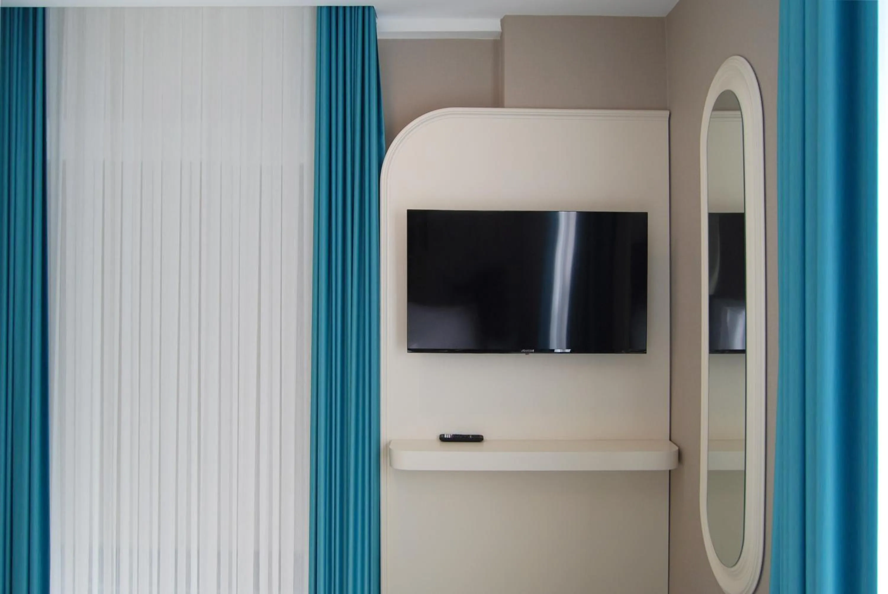 TV and multimedia in CONCEPT PERA Hotel