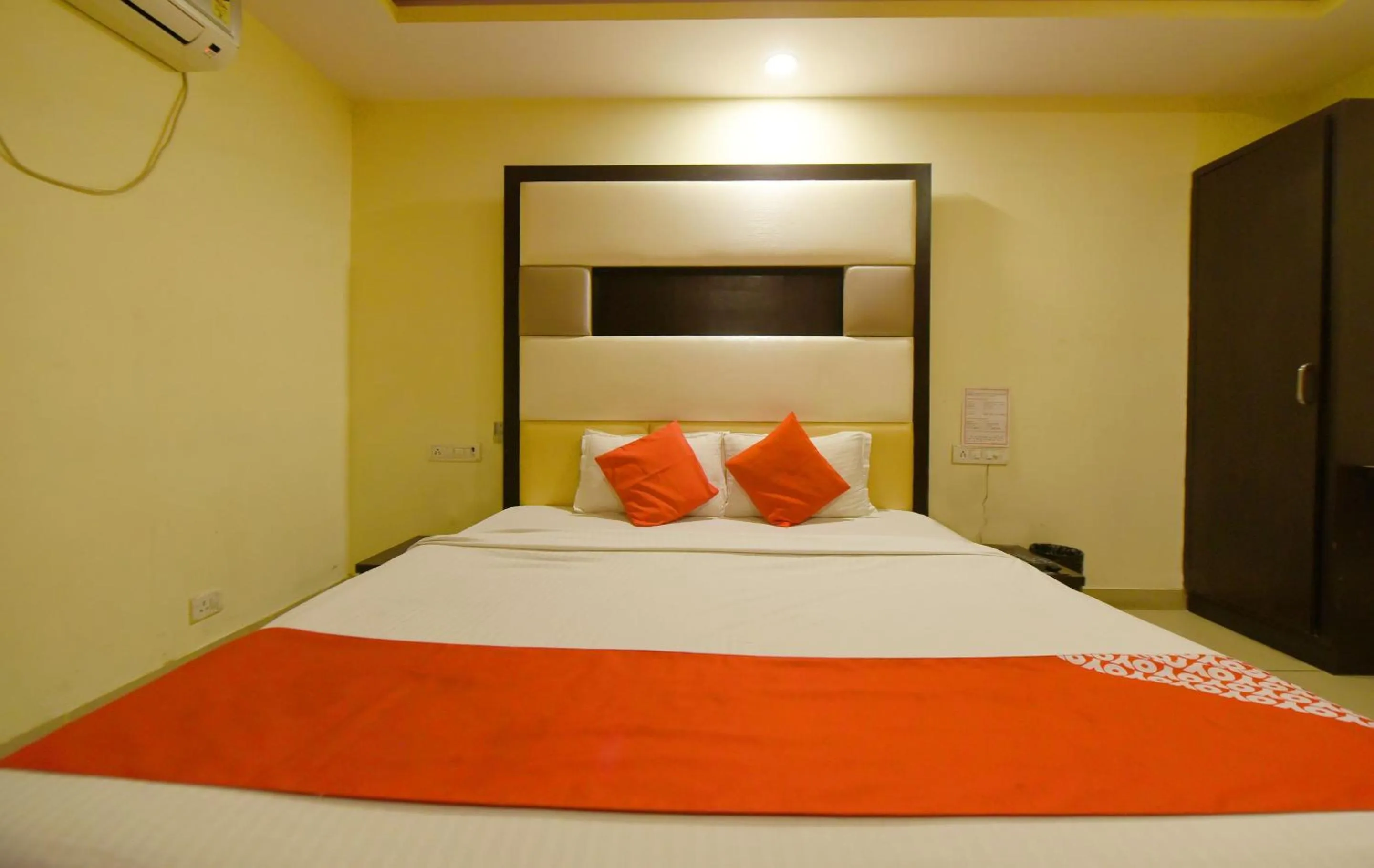 Bedroom, Bed in Collection O Tip Top