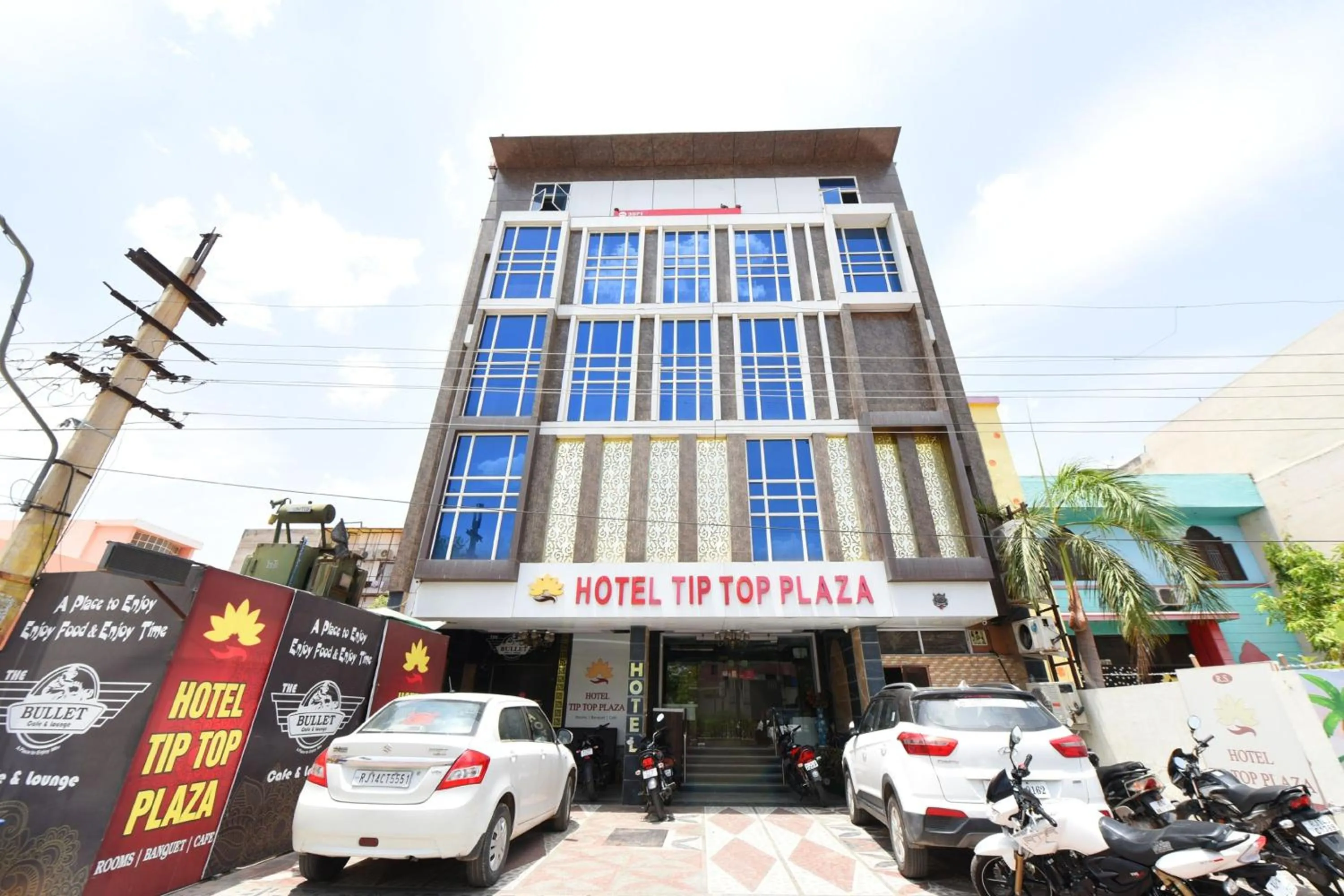 Facade/entrance in Collection O Tip Top