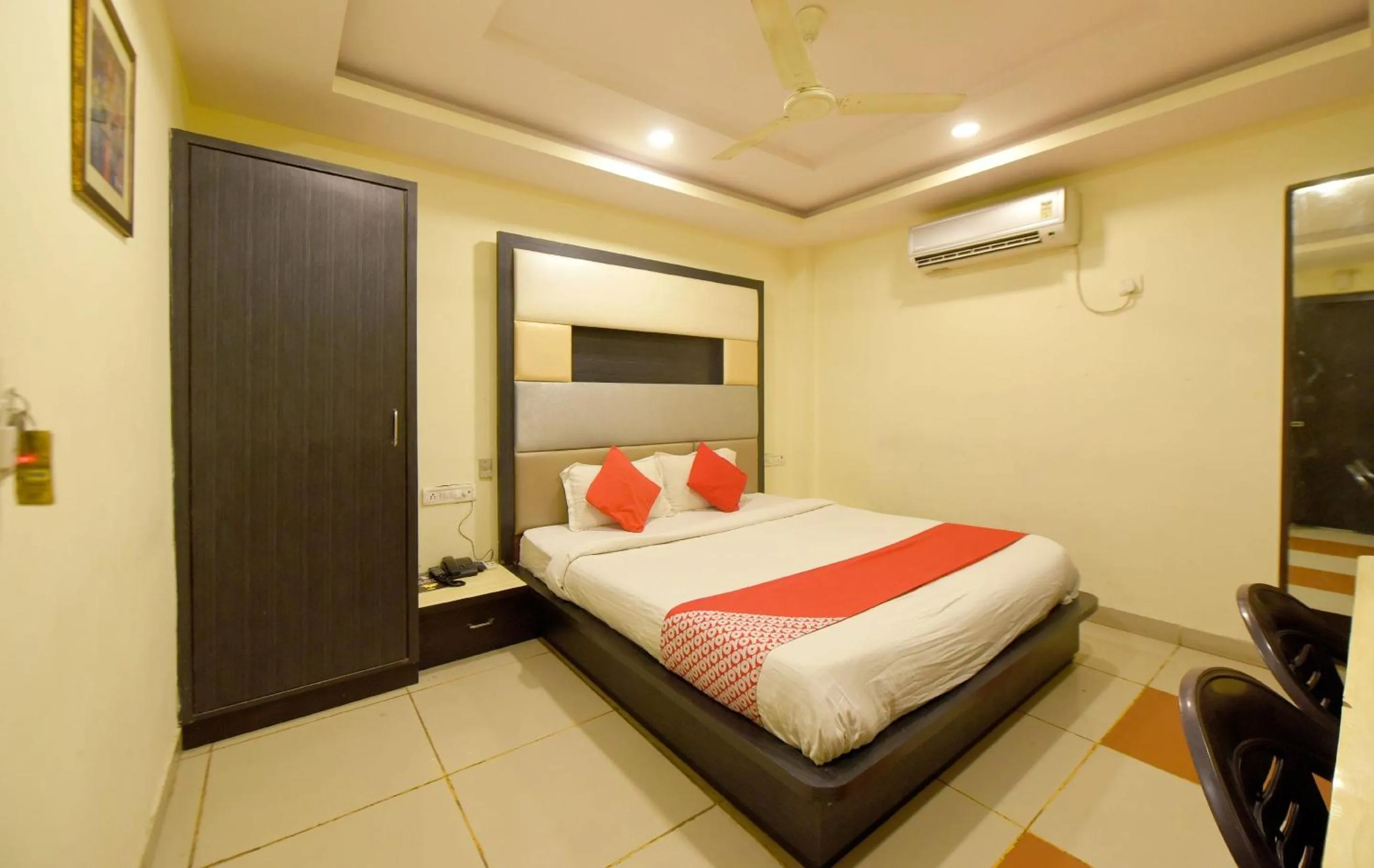 Bedroom, Bed in Collection O Tip Top