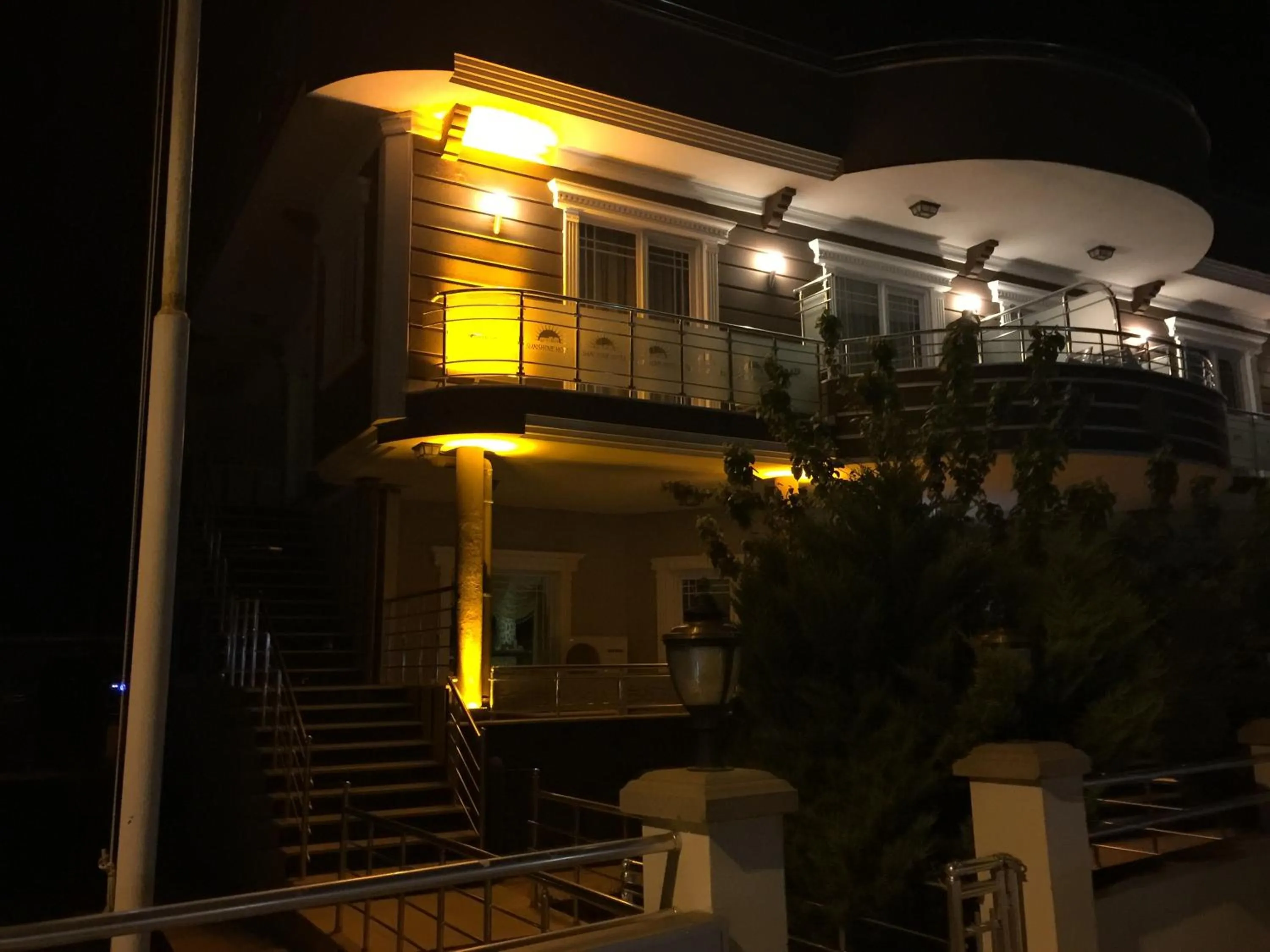 Night in Geyi̇kli̇ Sunshi̇ne Hotel