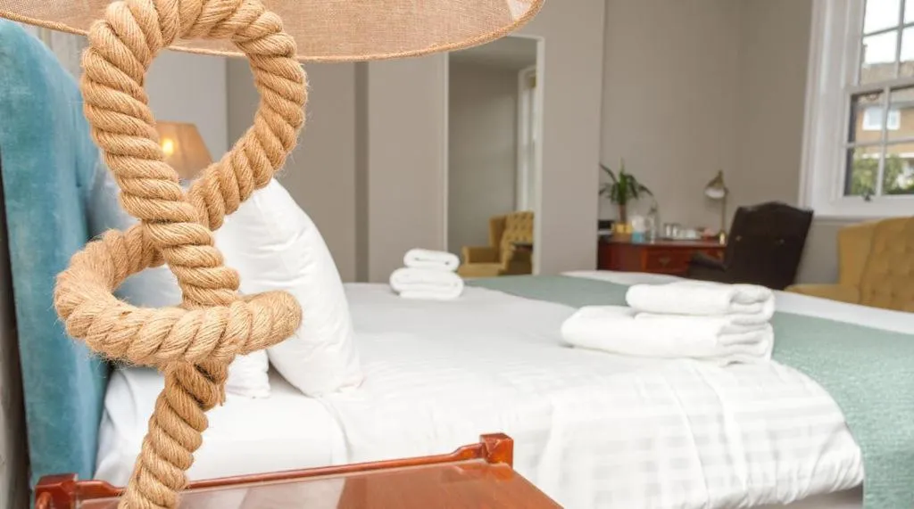 Bed in The Captain Cook