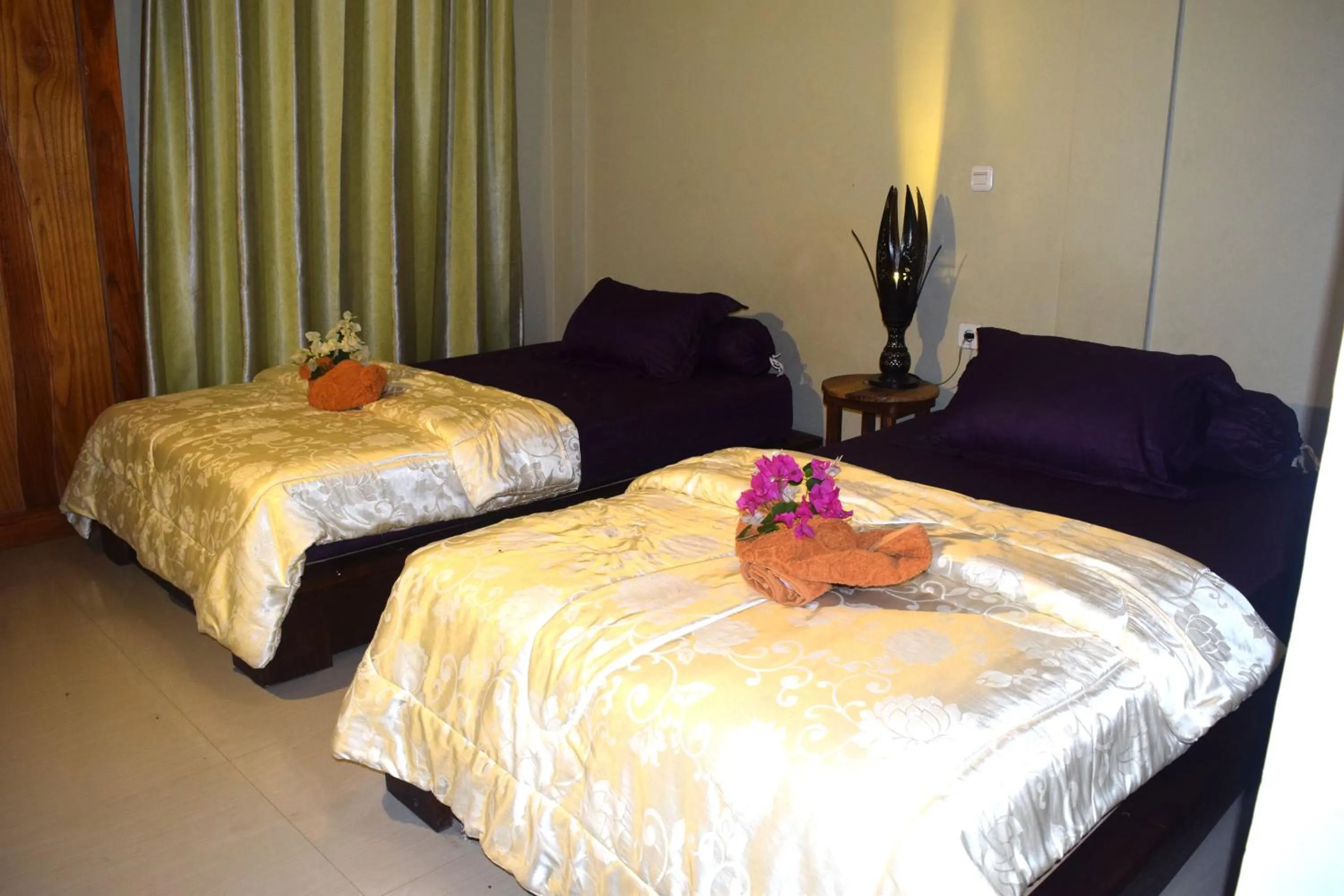 Bedroom, Bed in Panda Cottage