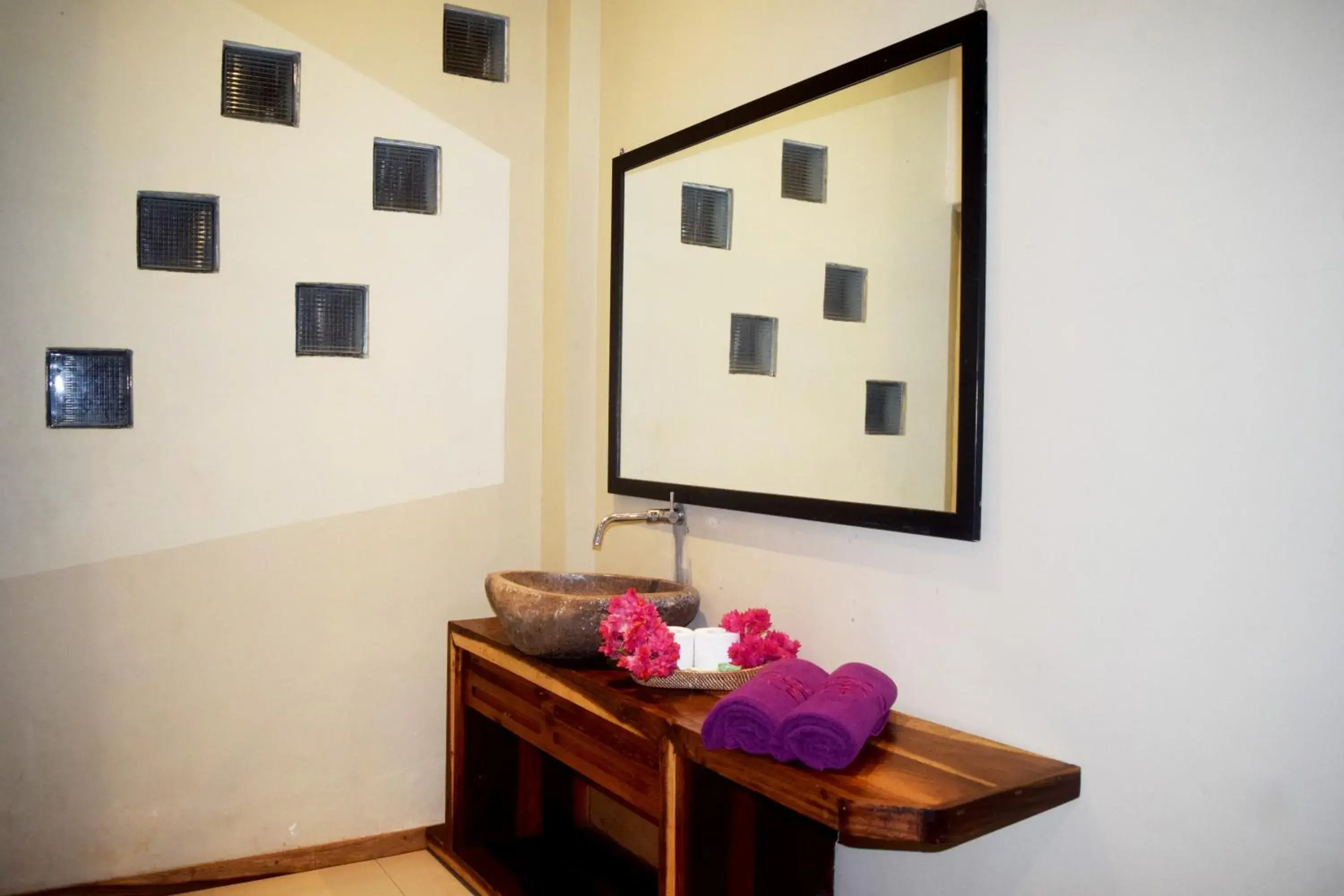 Single Bed in Male Dormitory Room in Panda Cottage Single Bed in Male Dormitory Room in Panda Cottage