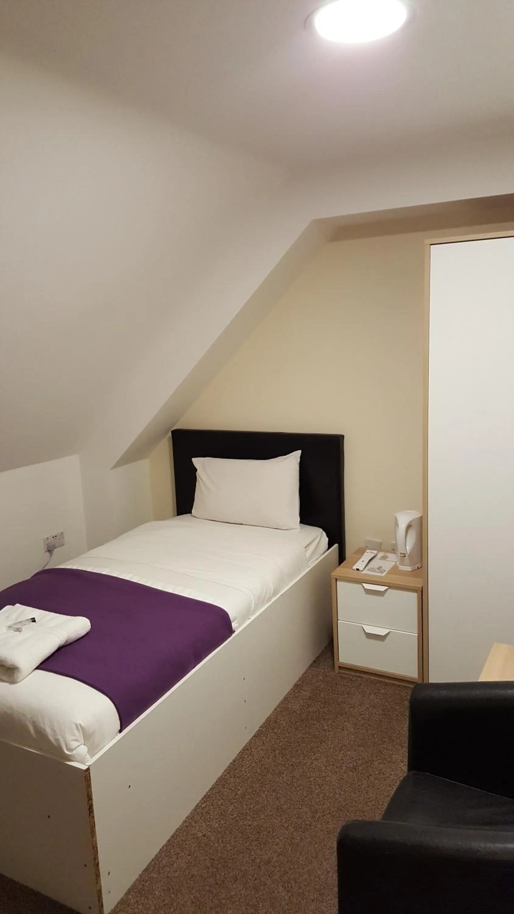 Bed in Heathrow Travellers Hub