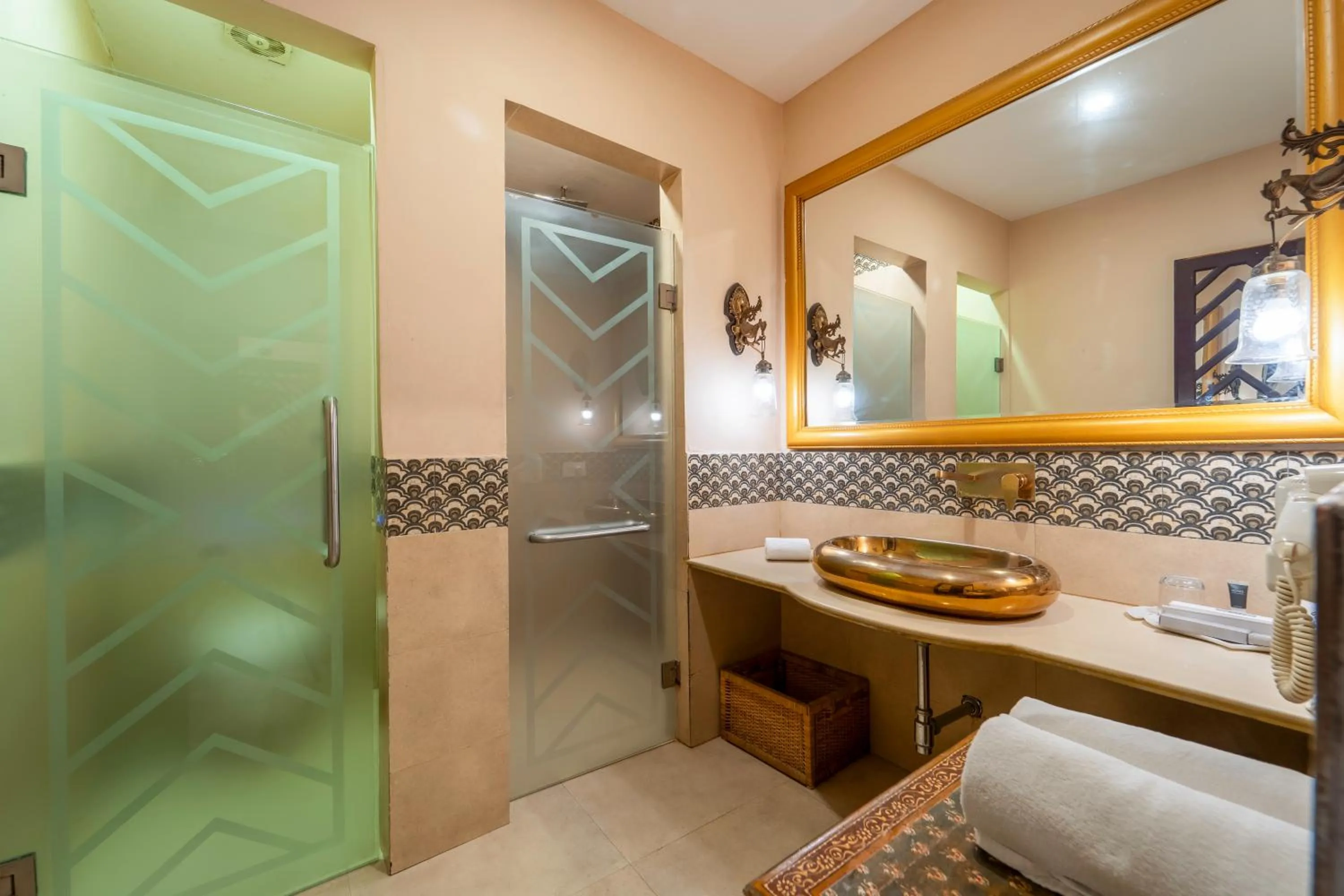 Bathroom in The Royal Retreat Resort & Spa