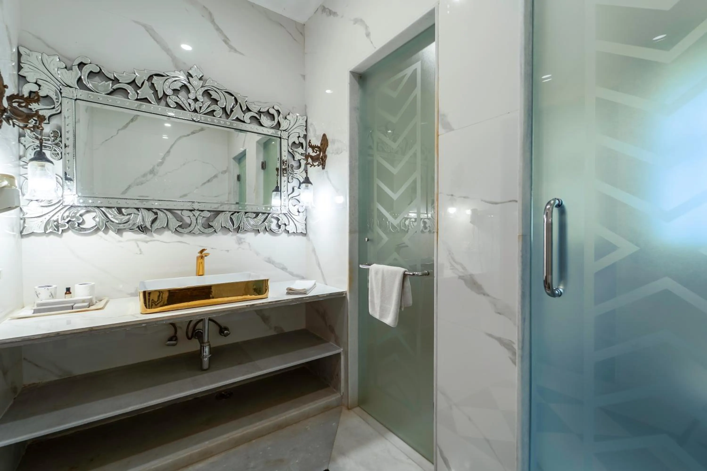 Bathroom in The Royal Retreat Resort & Spa